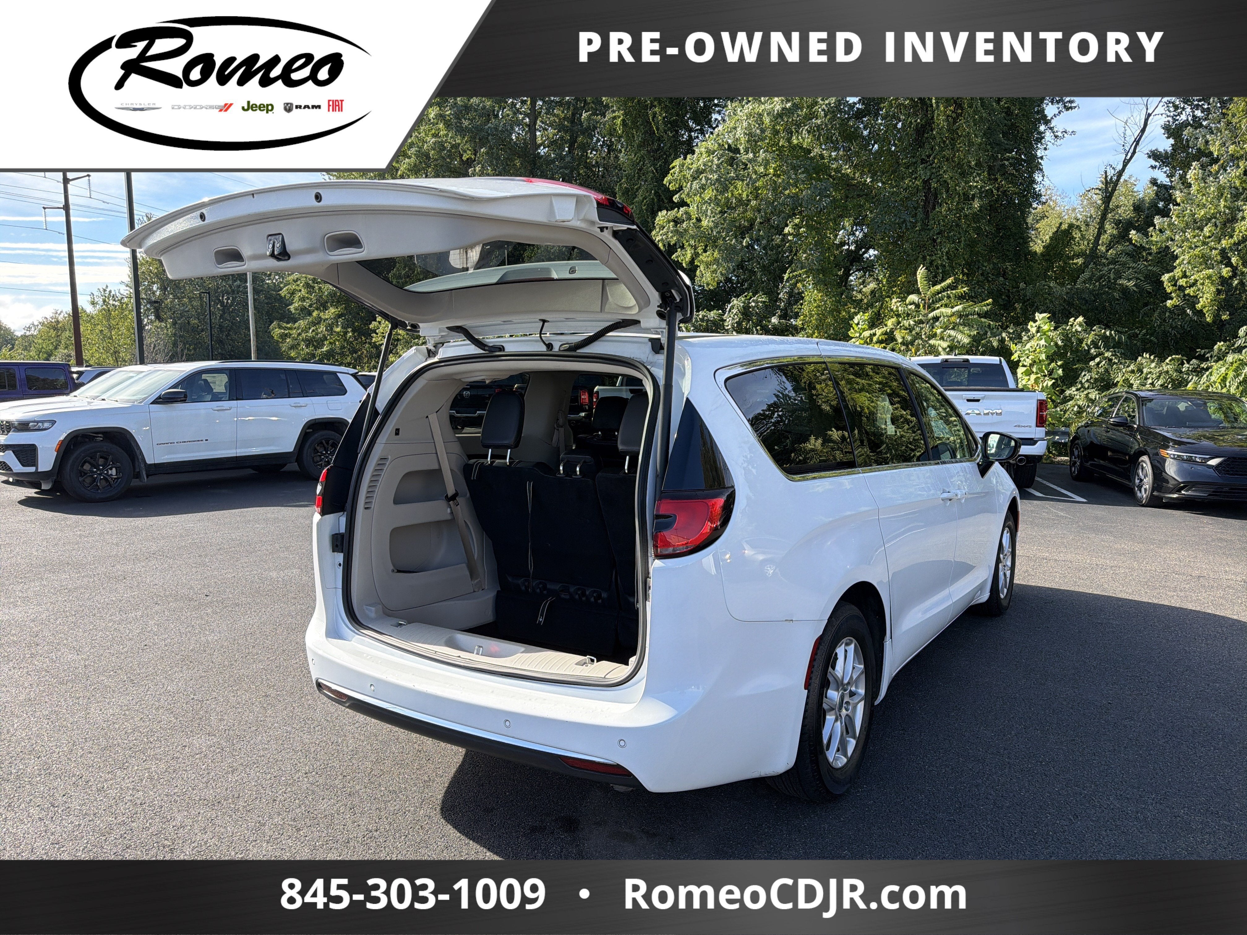 2024 Chrysler Pacifica Touring L