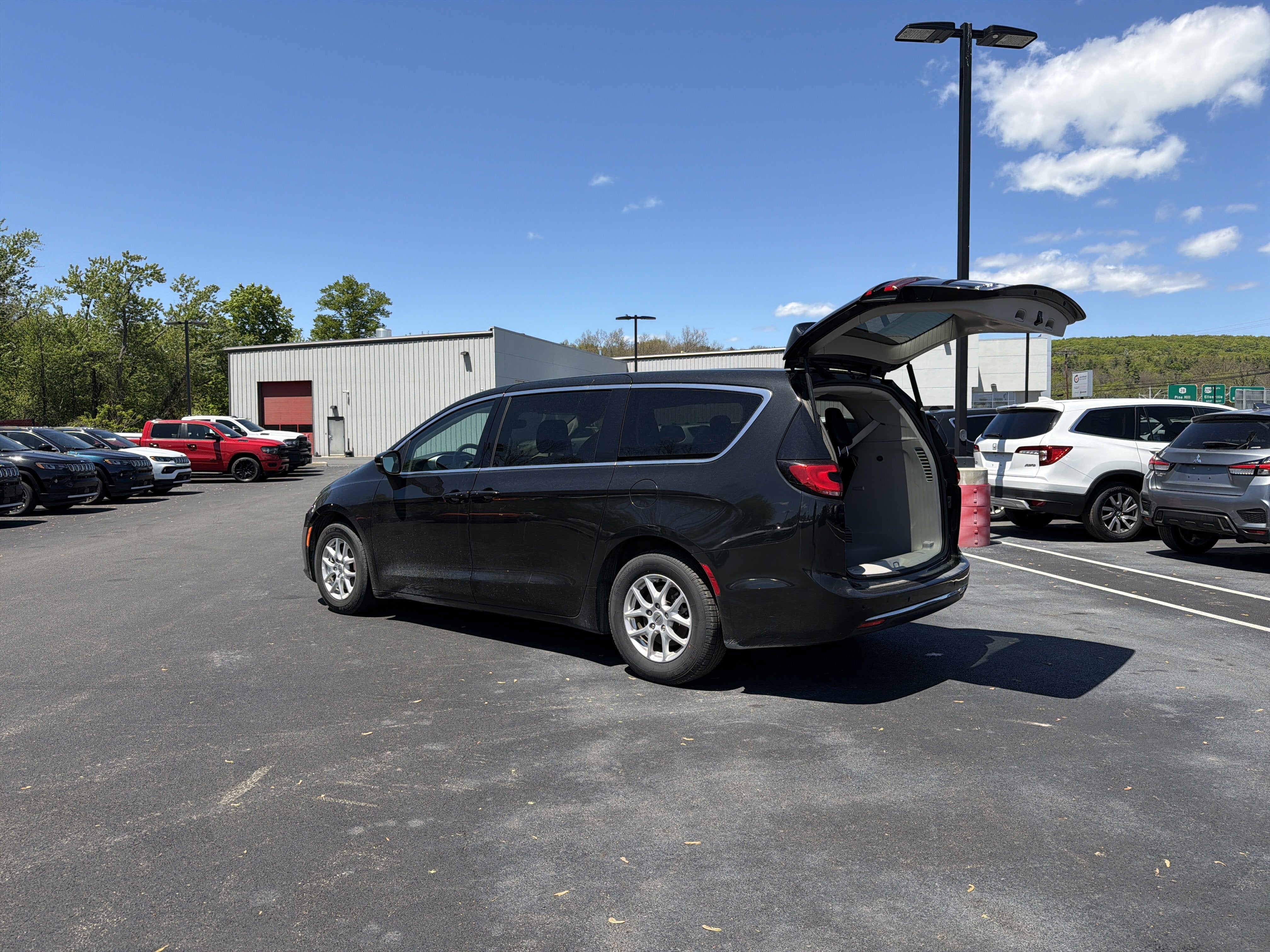 2023 Chrysler Pacifica Touring L