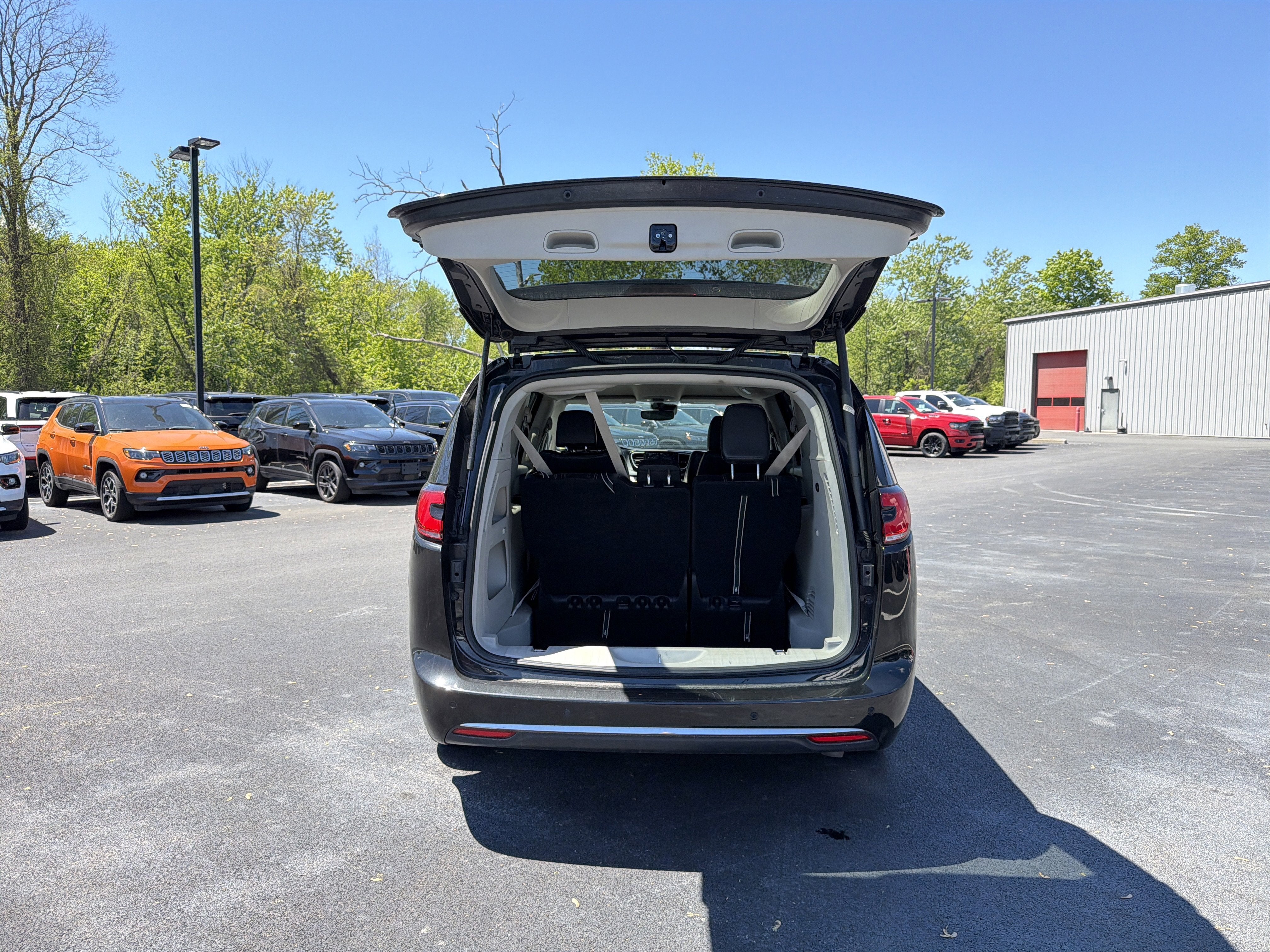 2023 Chrysler Pacifica Touring L