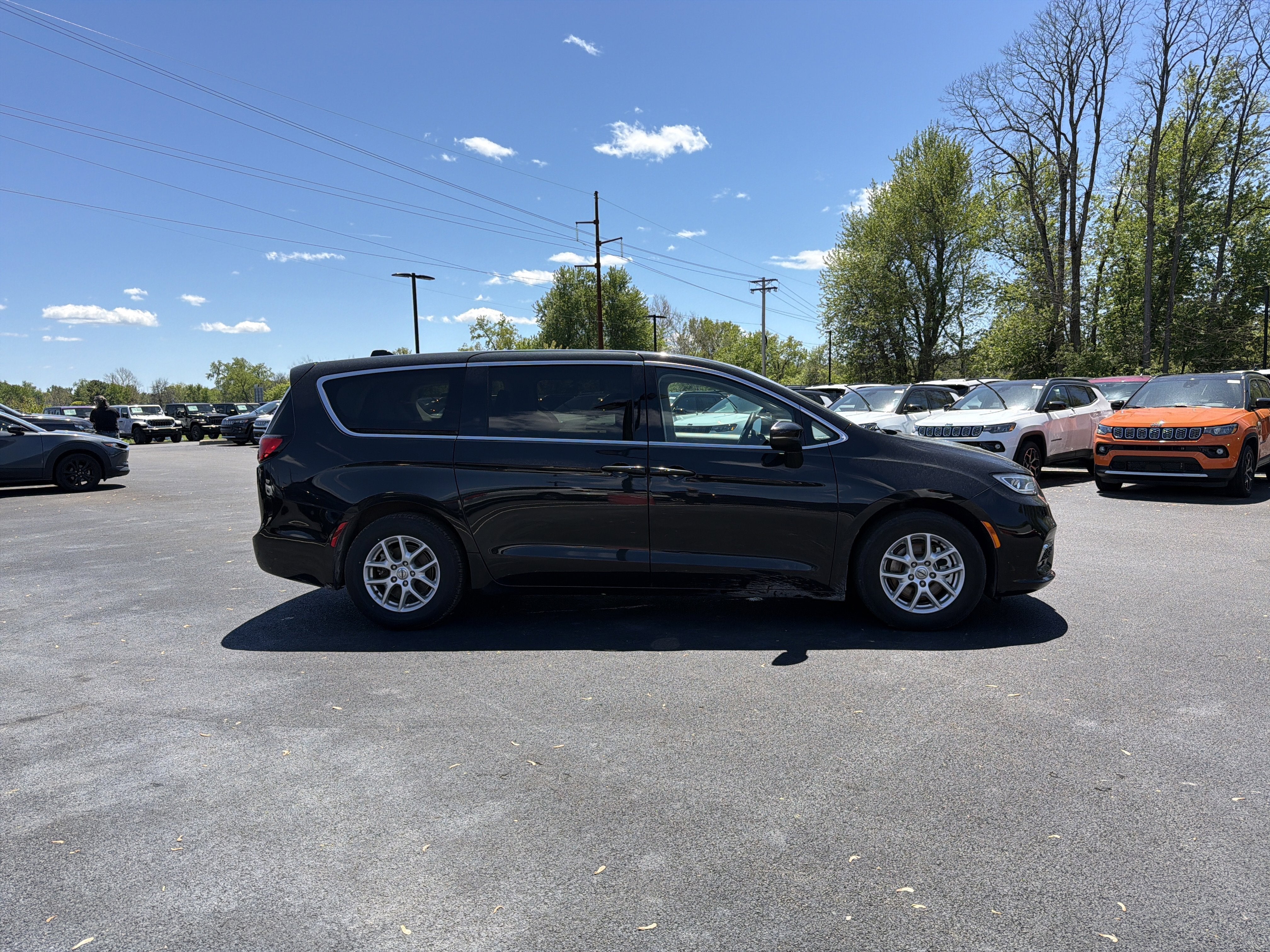 2023 Chrysler Pacifica Touring L