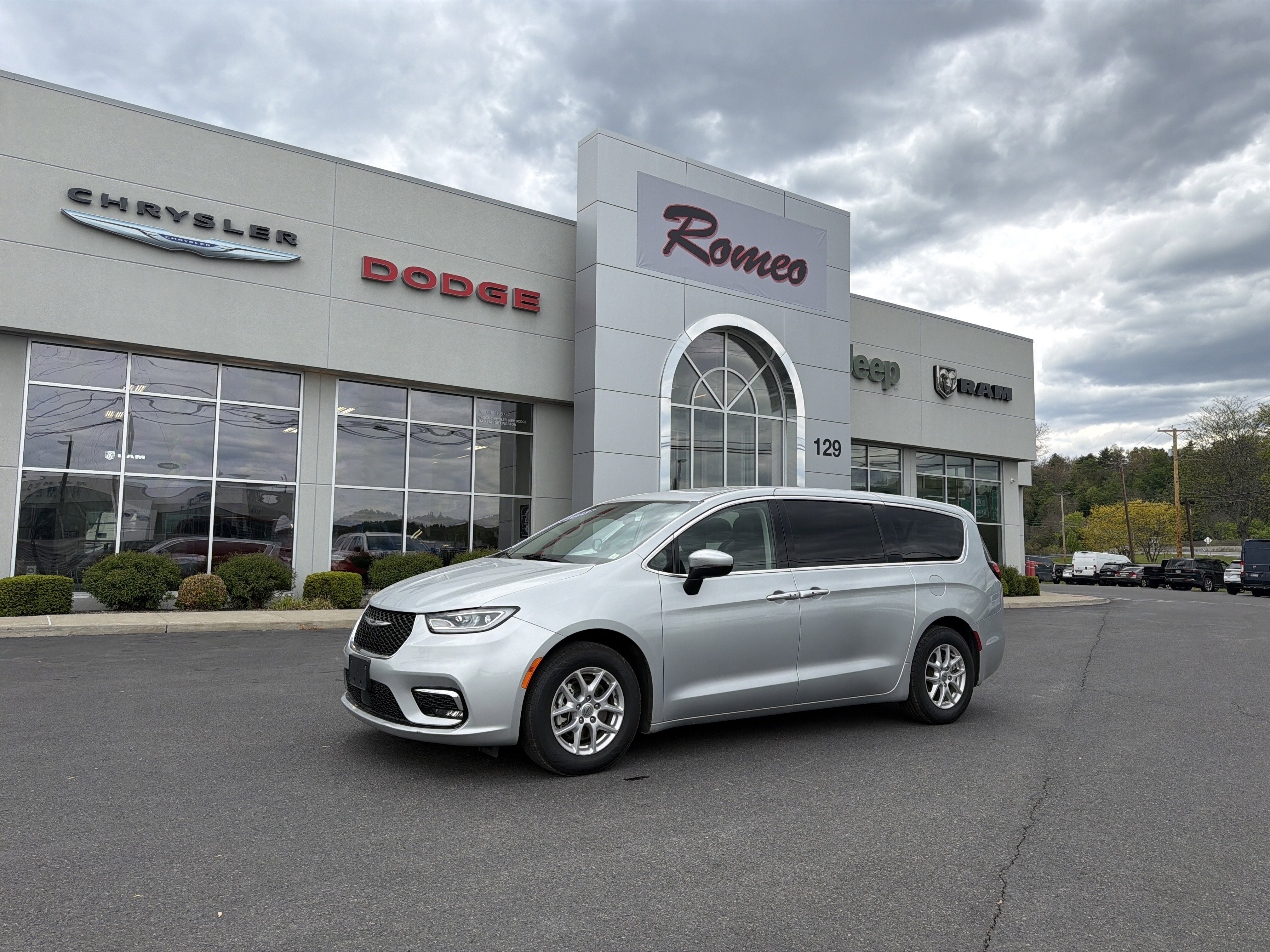 2023 Chrysler Pacifica Touring L