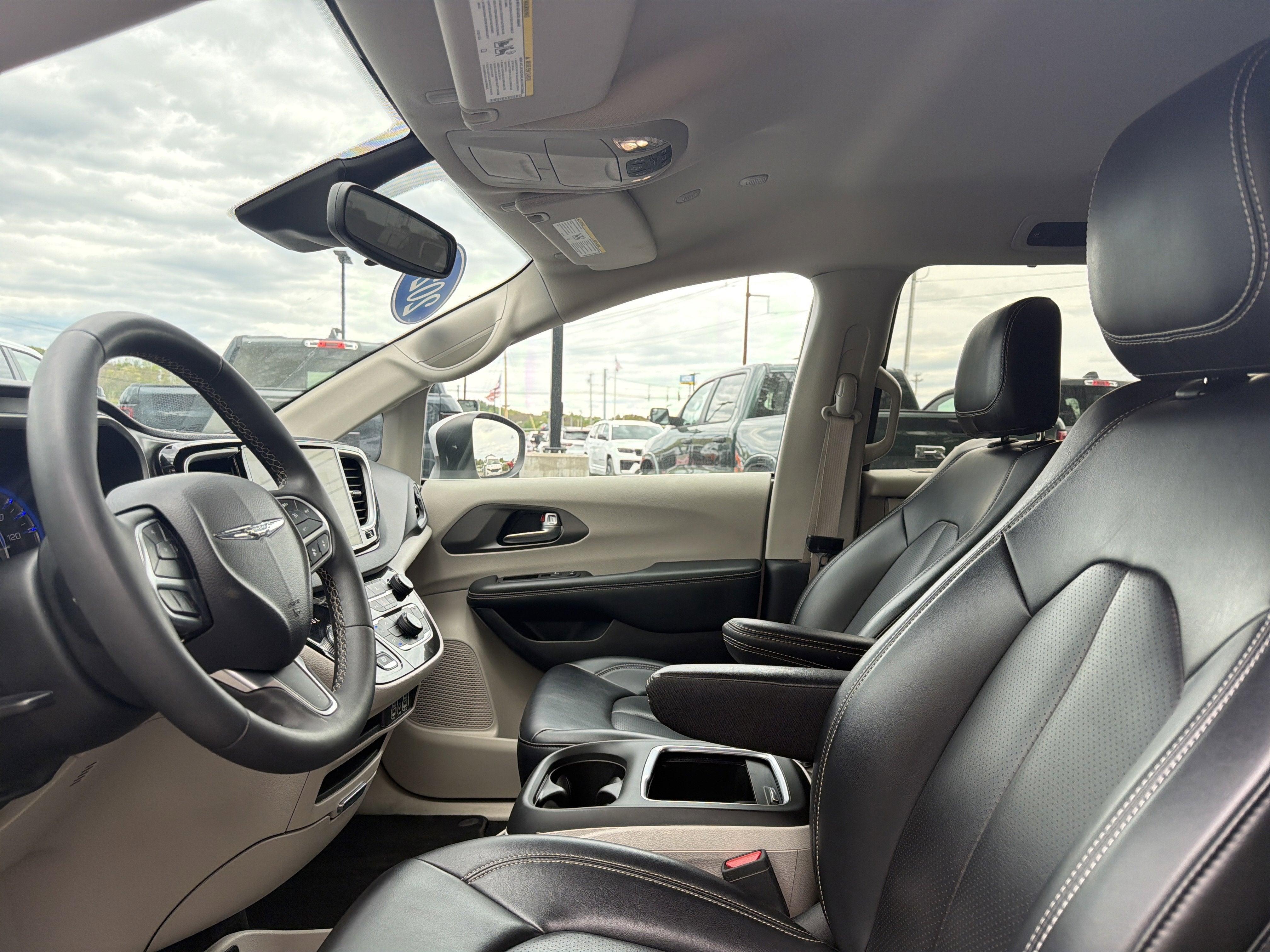 2023 Chrysler Pacifica Touring L