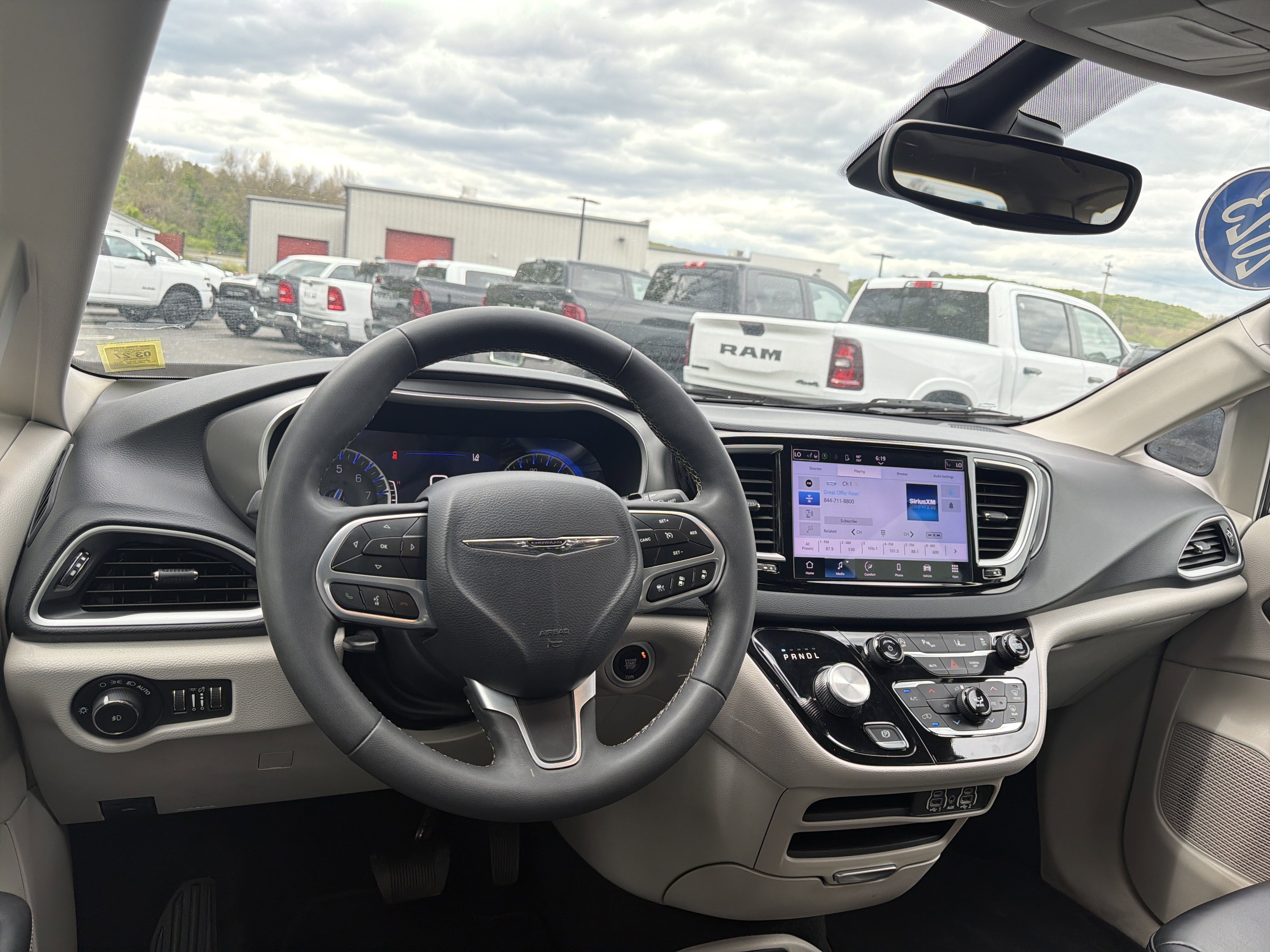 2023 Chrysler Pacifica Touring L