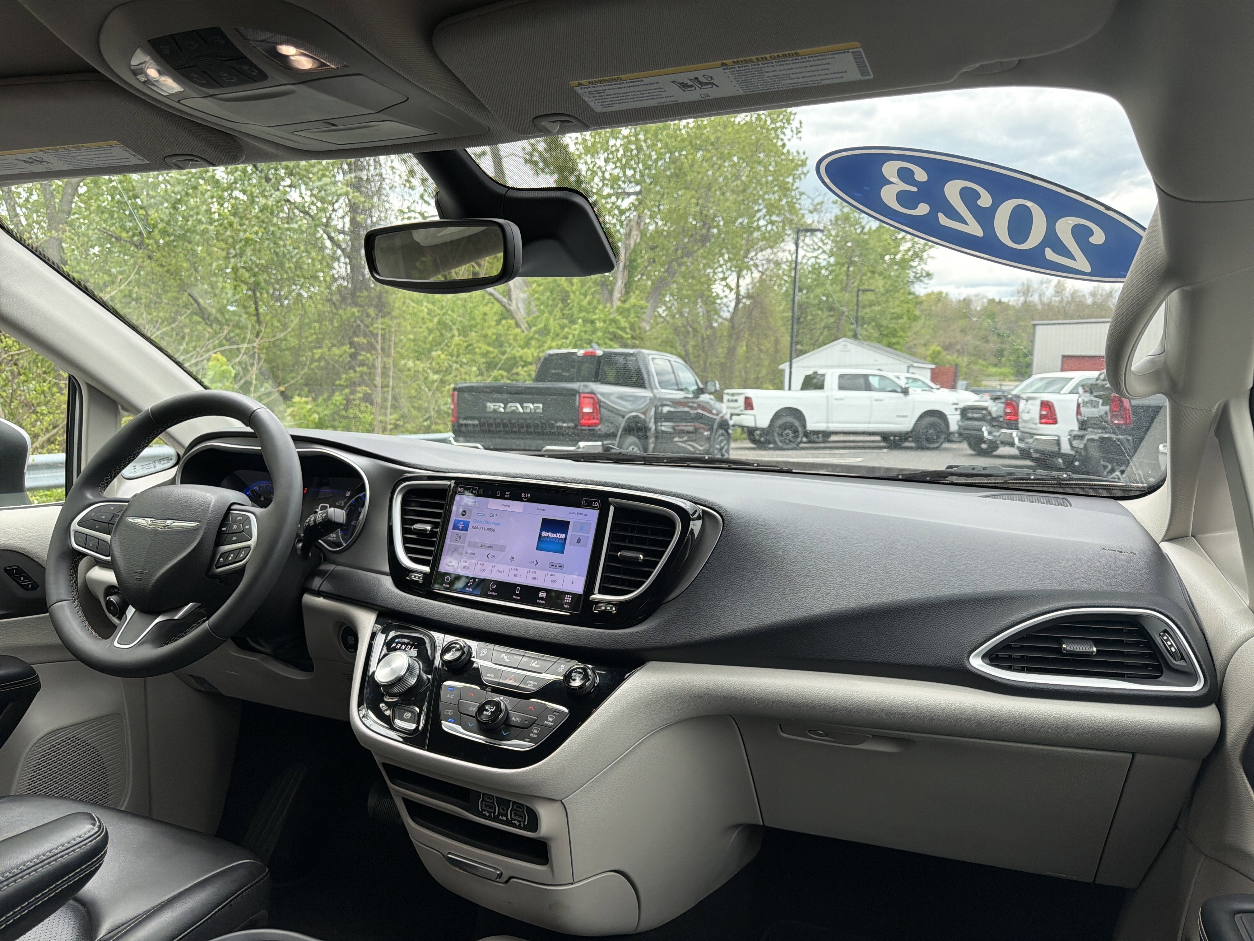 2023 Chrysler Pacifica Touring L