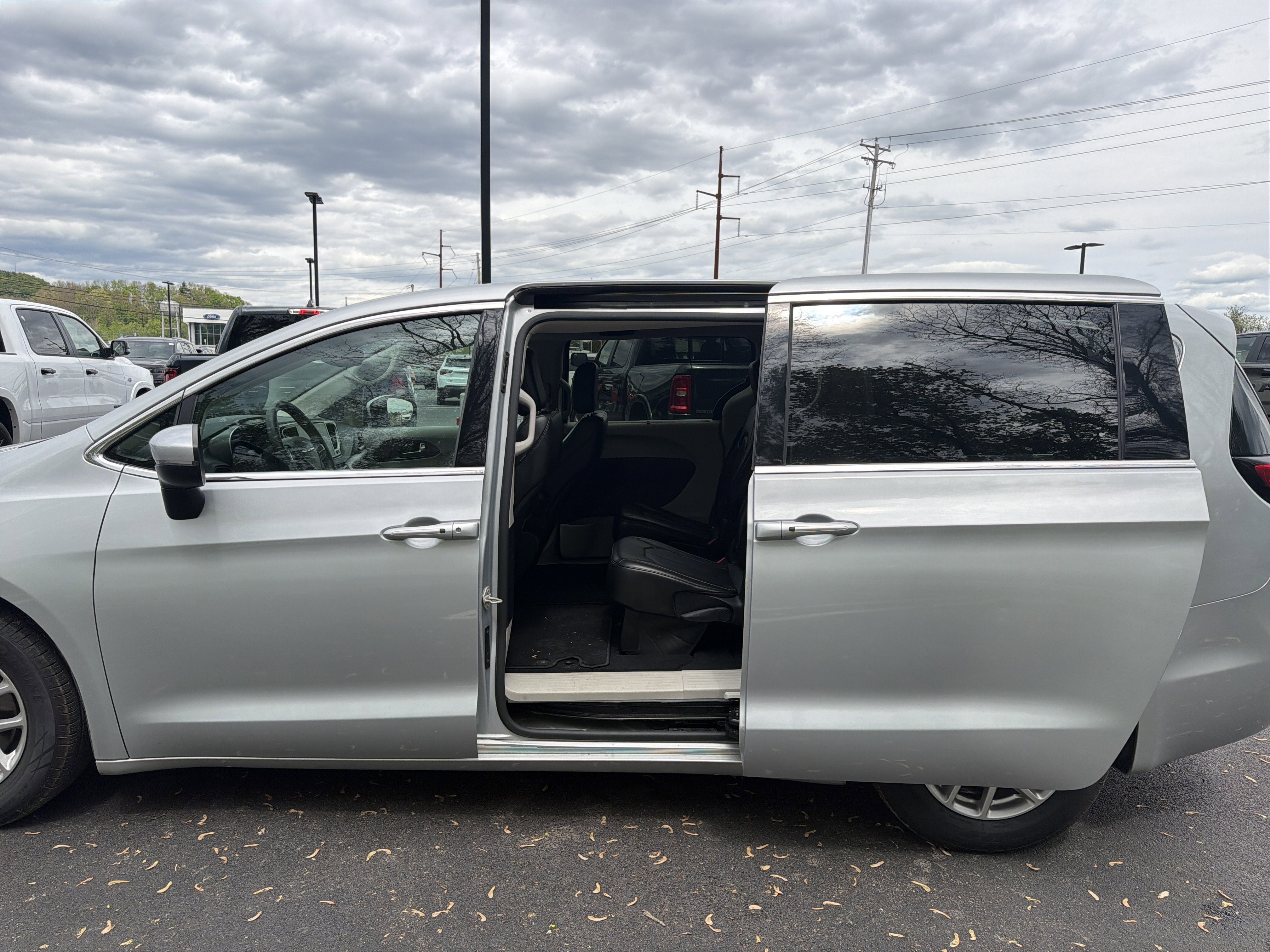 2023 Chrysler Pacifica Touring L