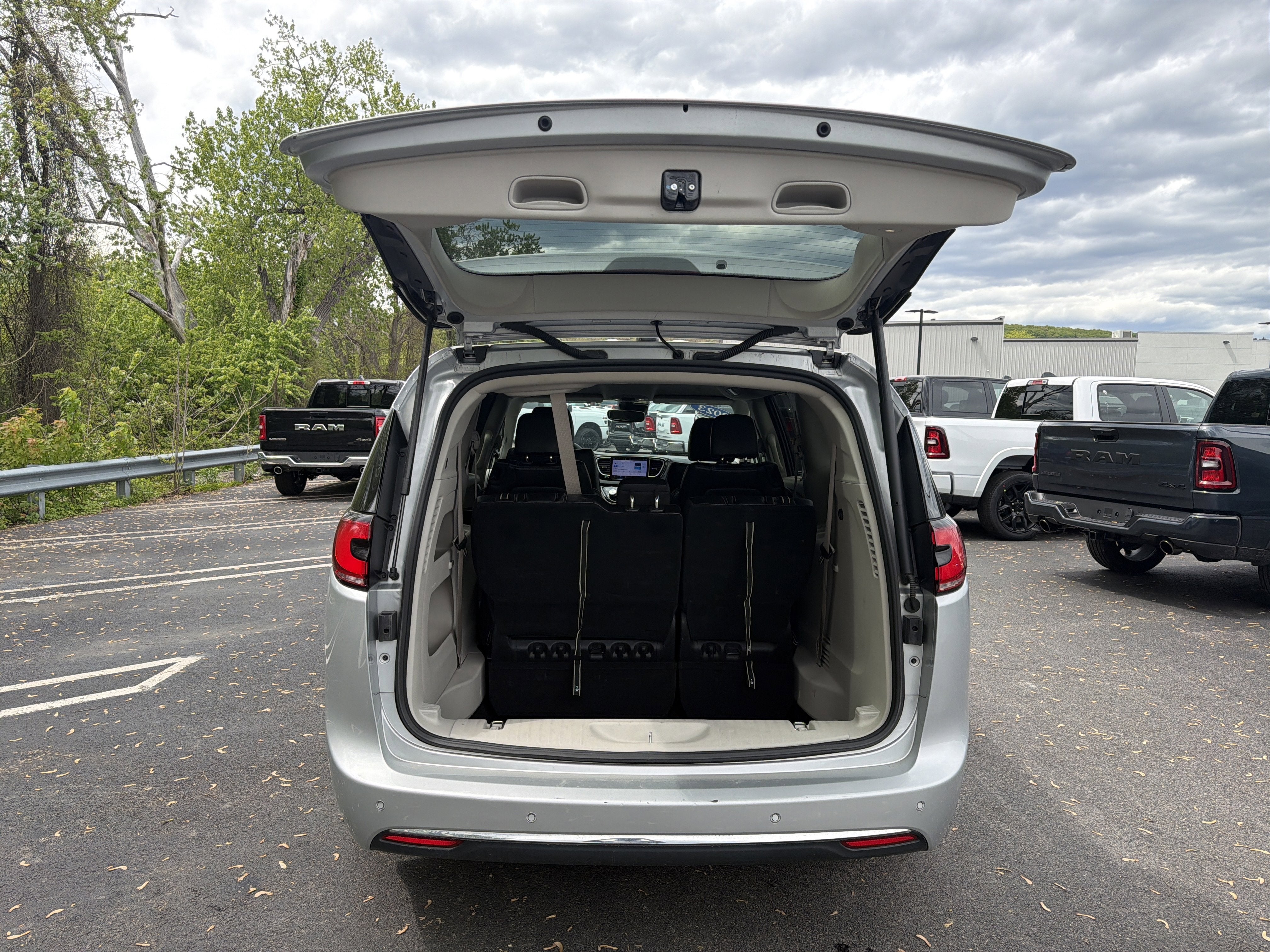 2023 Chrysler Pacifica Touring L