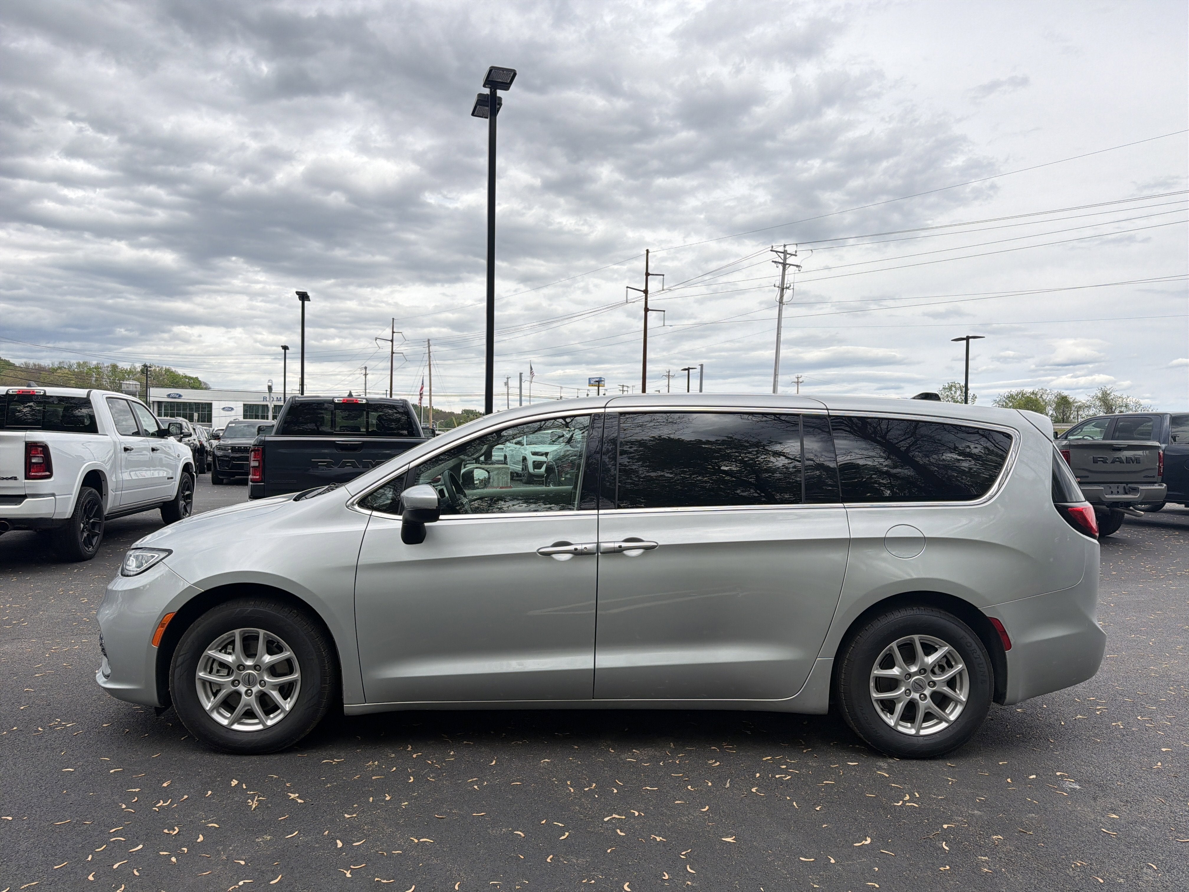 2023 Chrysler Pacifica Touring L