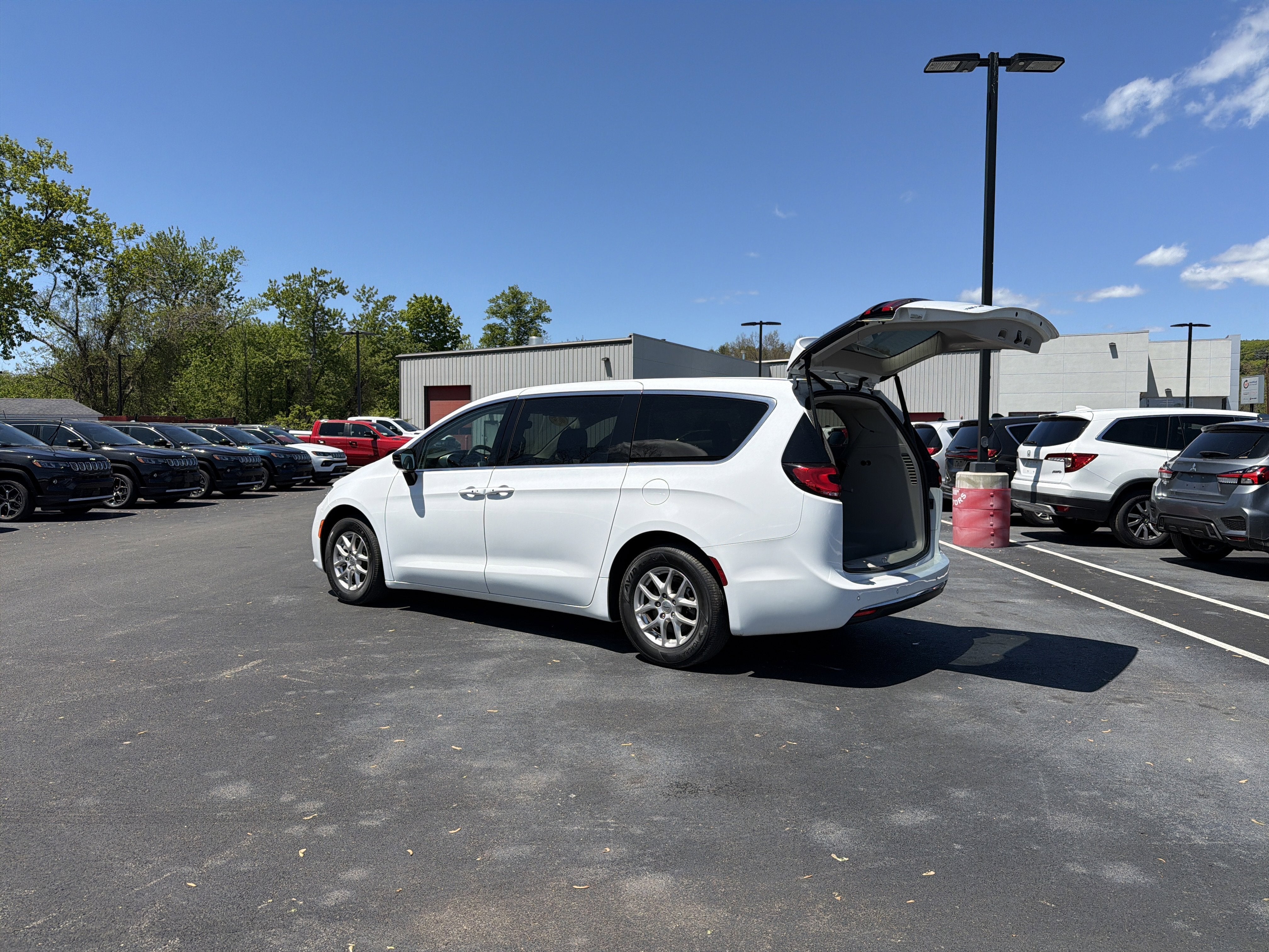 2024 Chrysler Pacifica Touring L