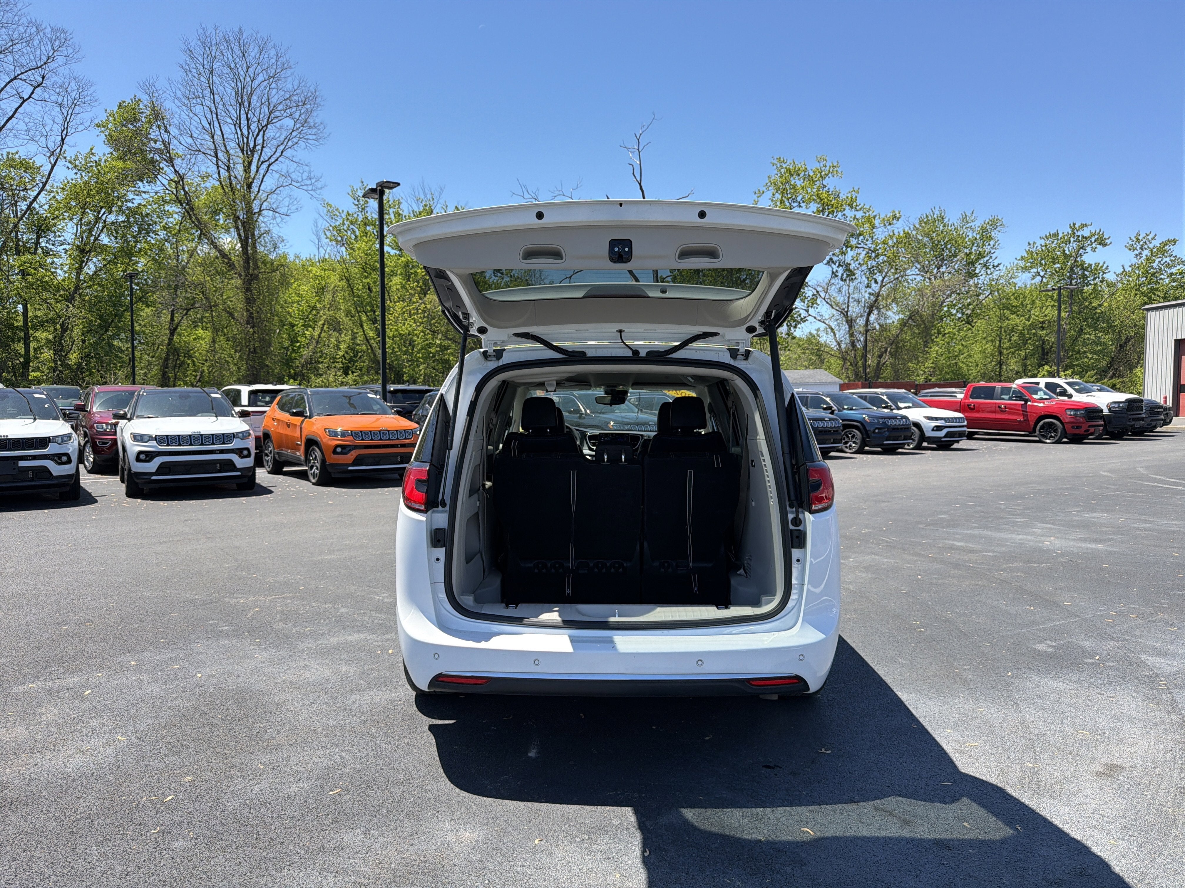 2024 Chrysler Pacifica Touring L
