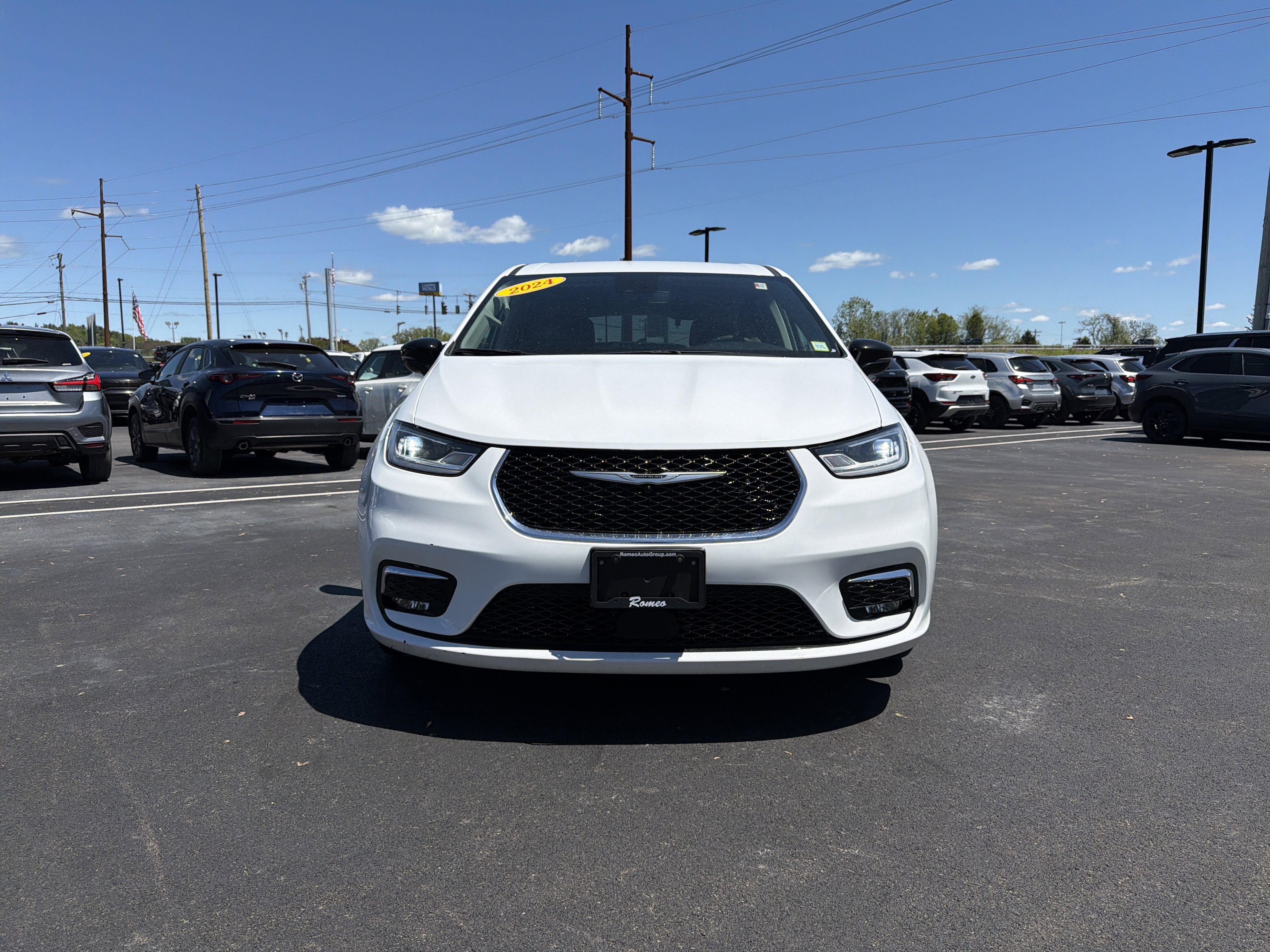 2024 Chrysler Pacifica Touring L