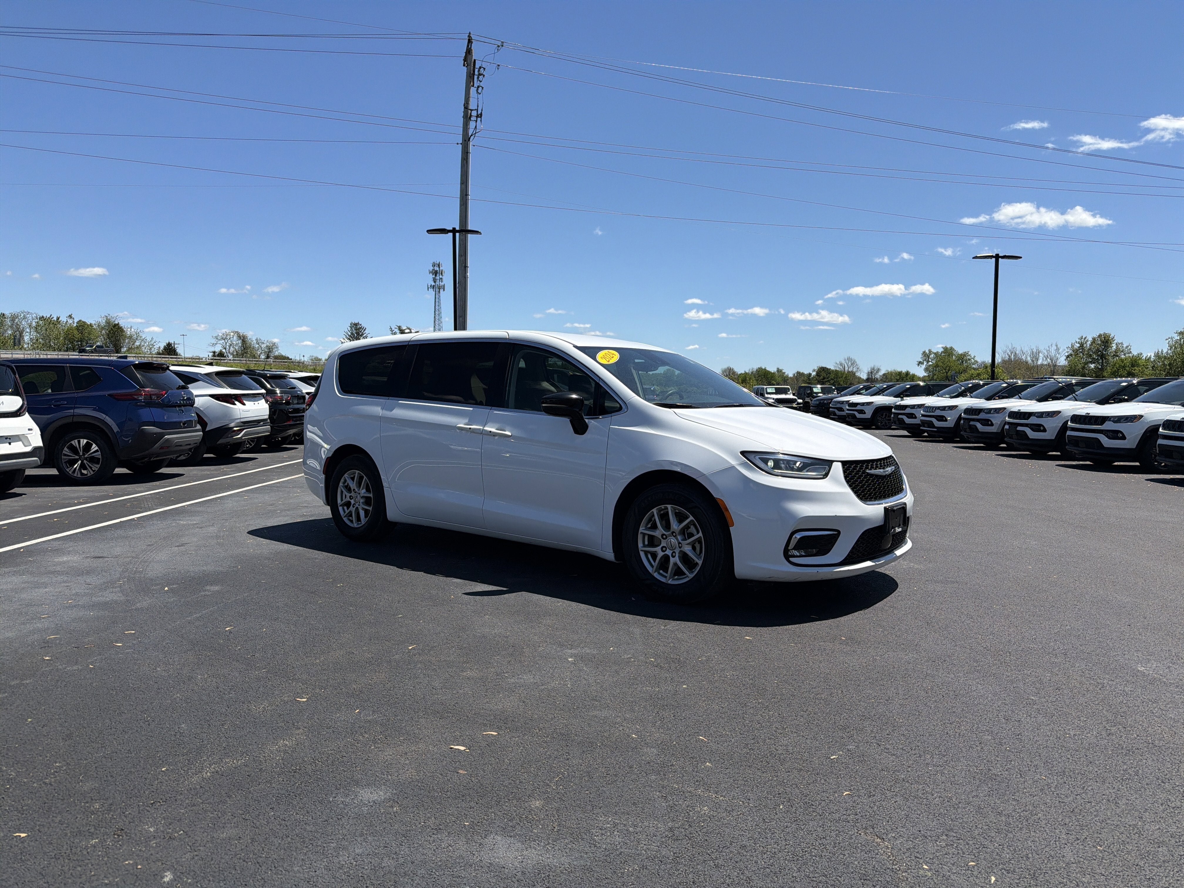 2024 Chrysler Pacifica Touring L
