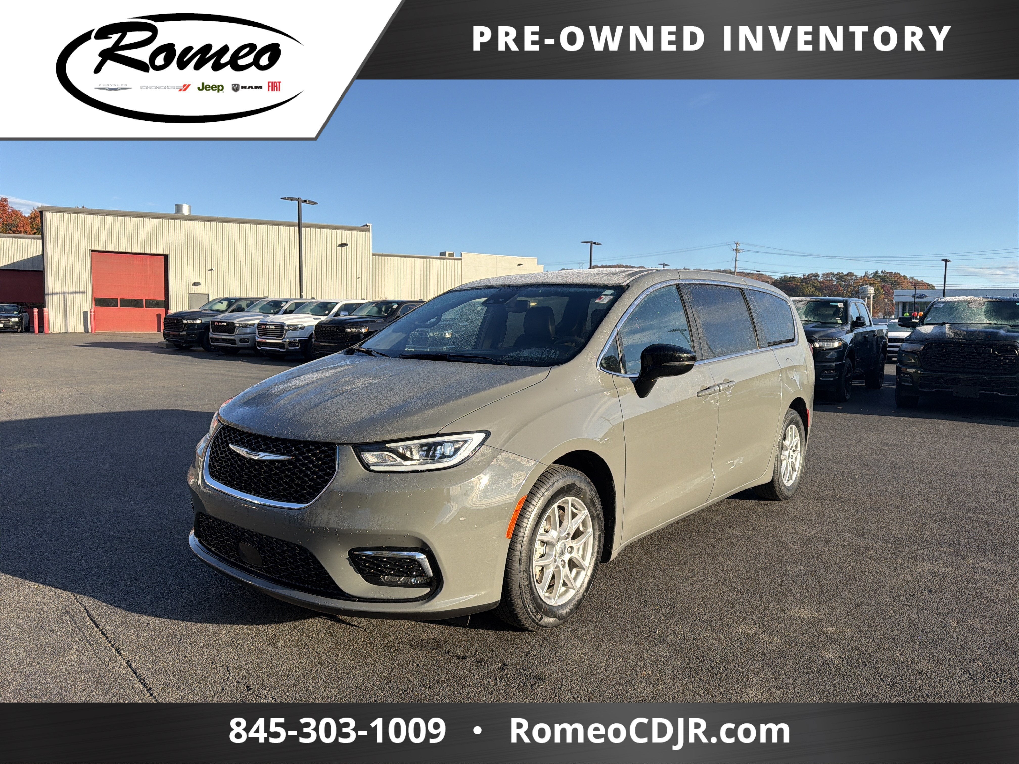 2025 Chrysler Pacifica Select