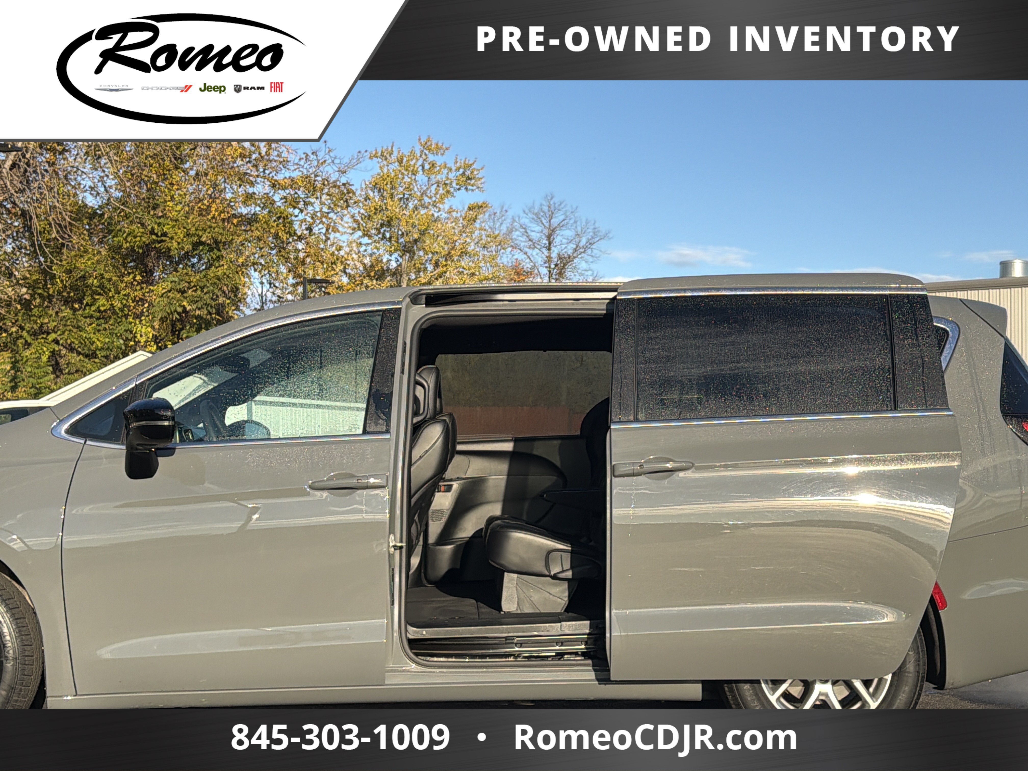 2025 Chrysler Pacifica Select