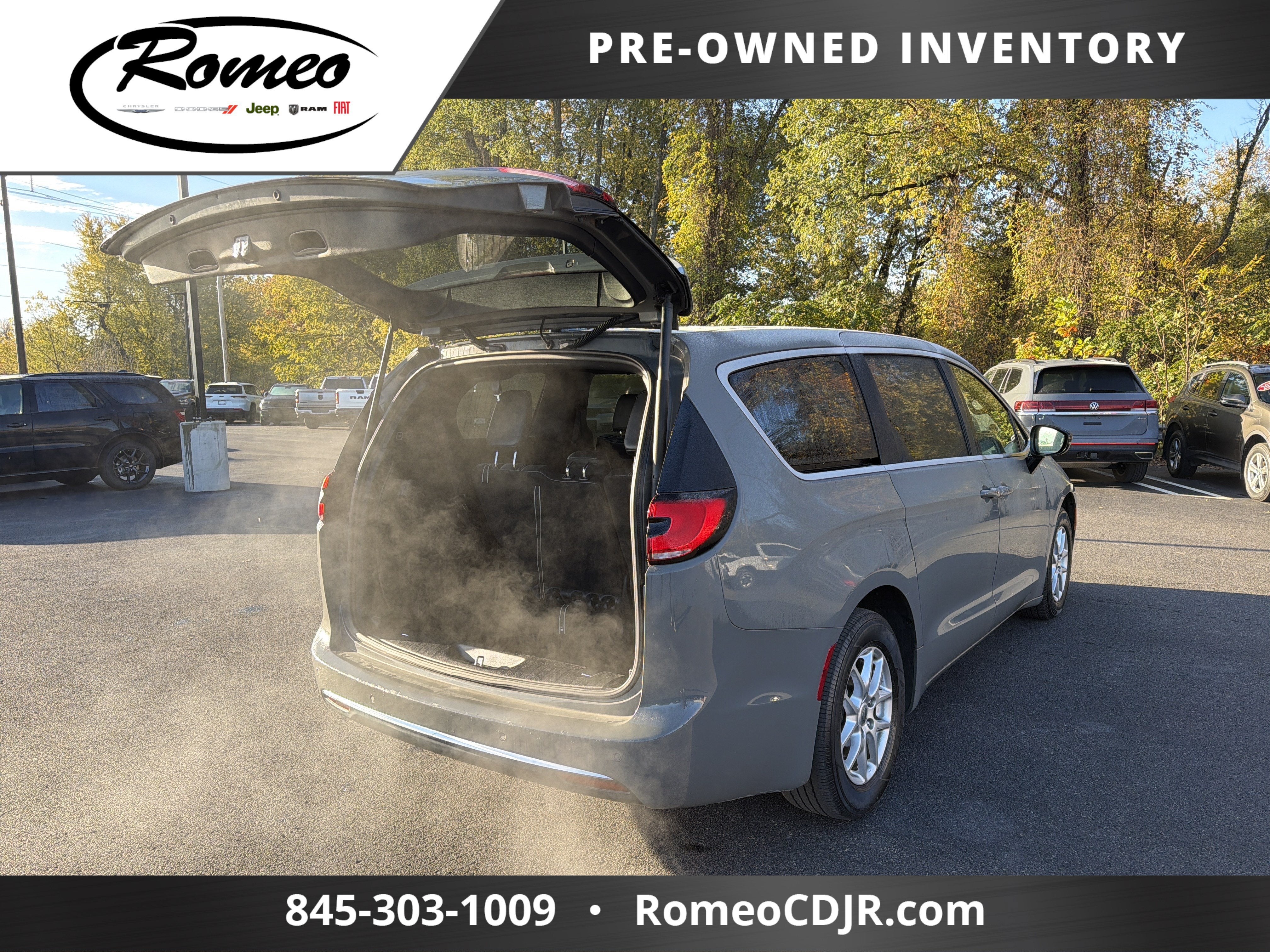 2025 Chrysler Pacifica Select