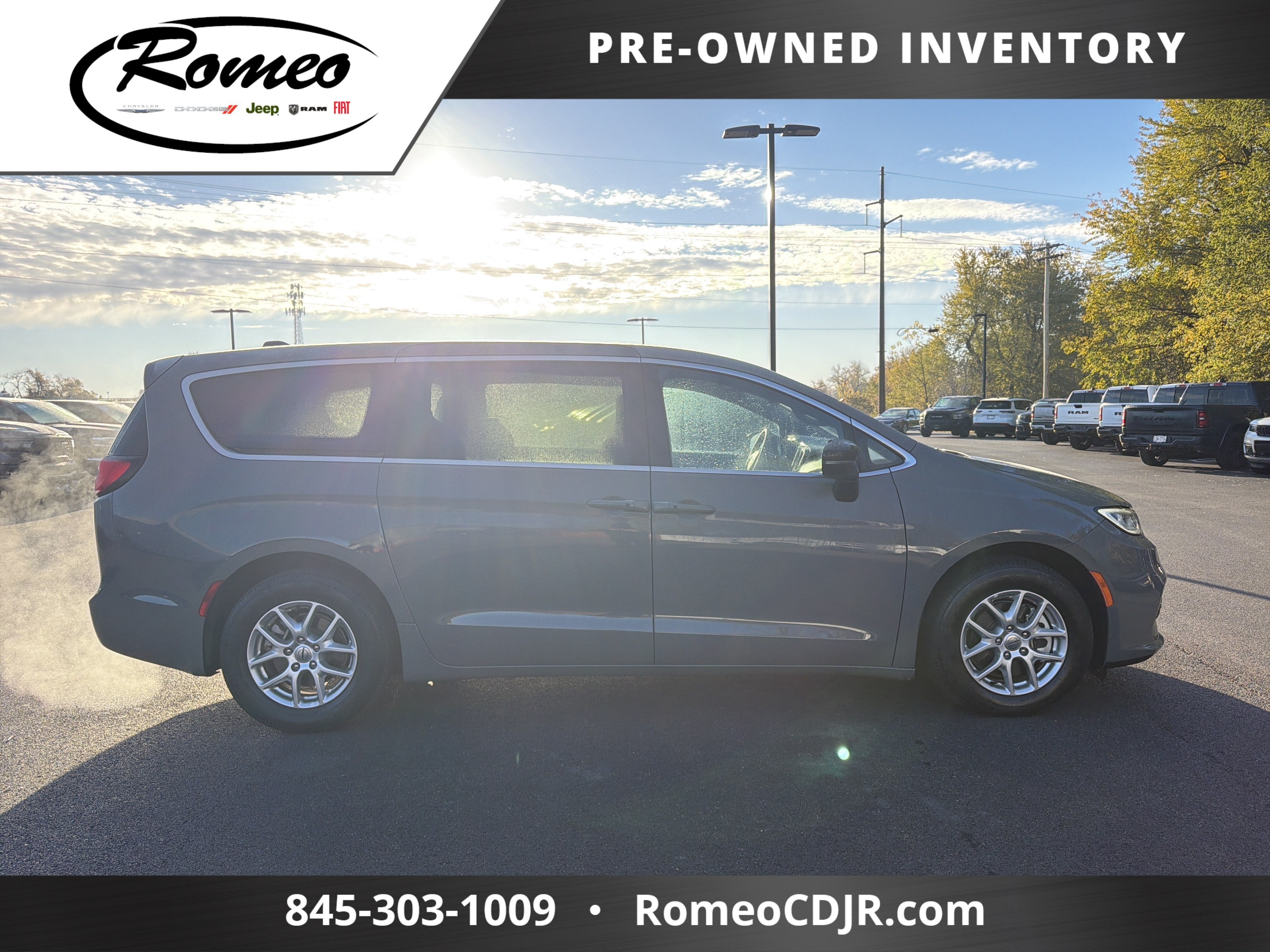 2025 Chrysler Pacifica Select