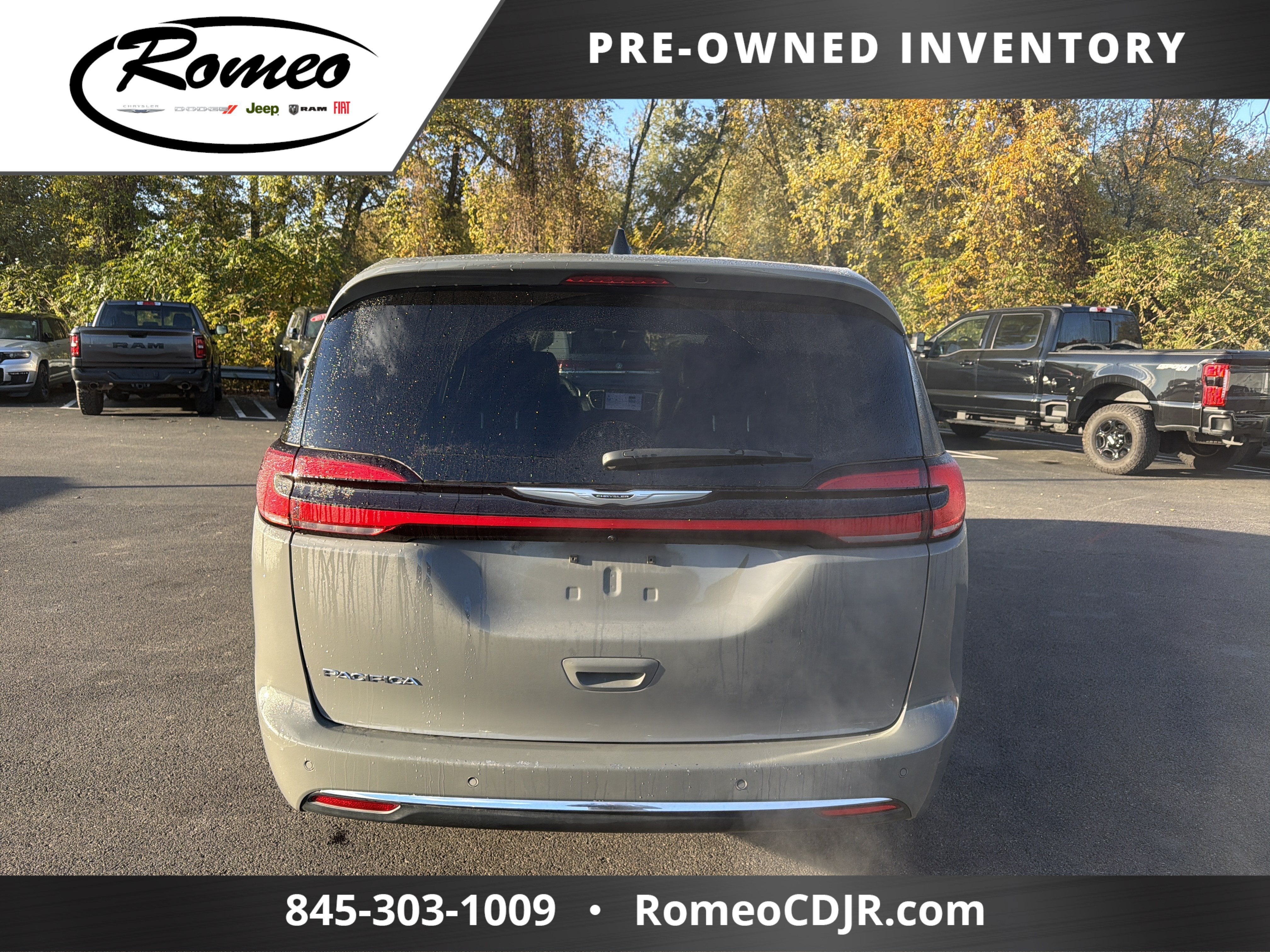 2025 Chrysler Pacifica Select