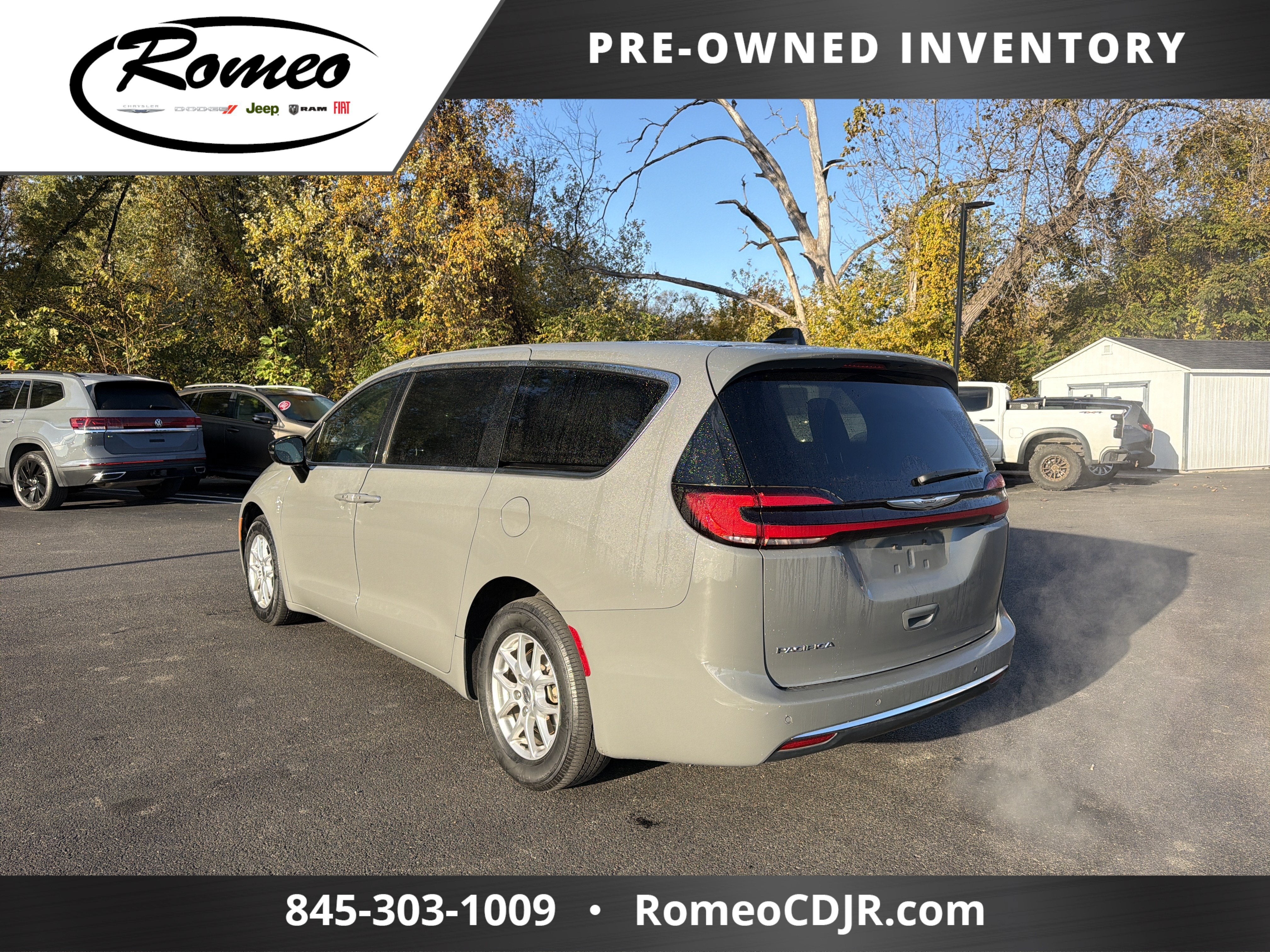 2025 Chrysler Pacifica Select