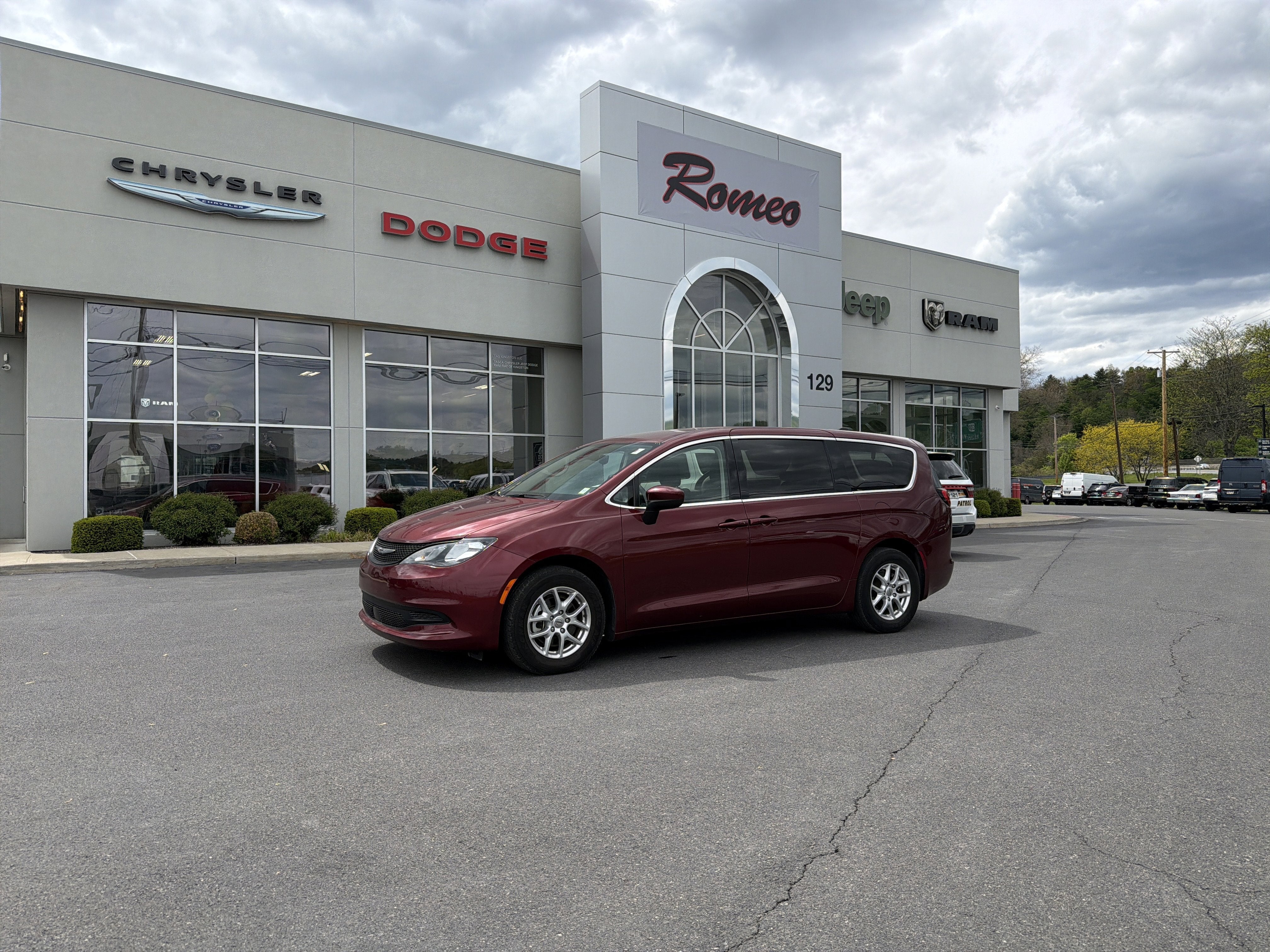 2023 Chrysler Voyager LX