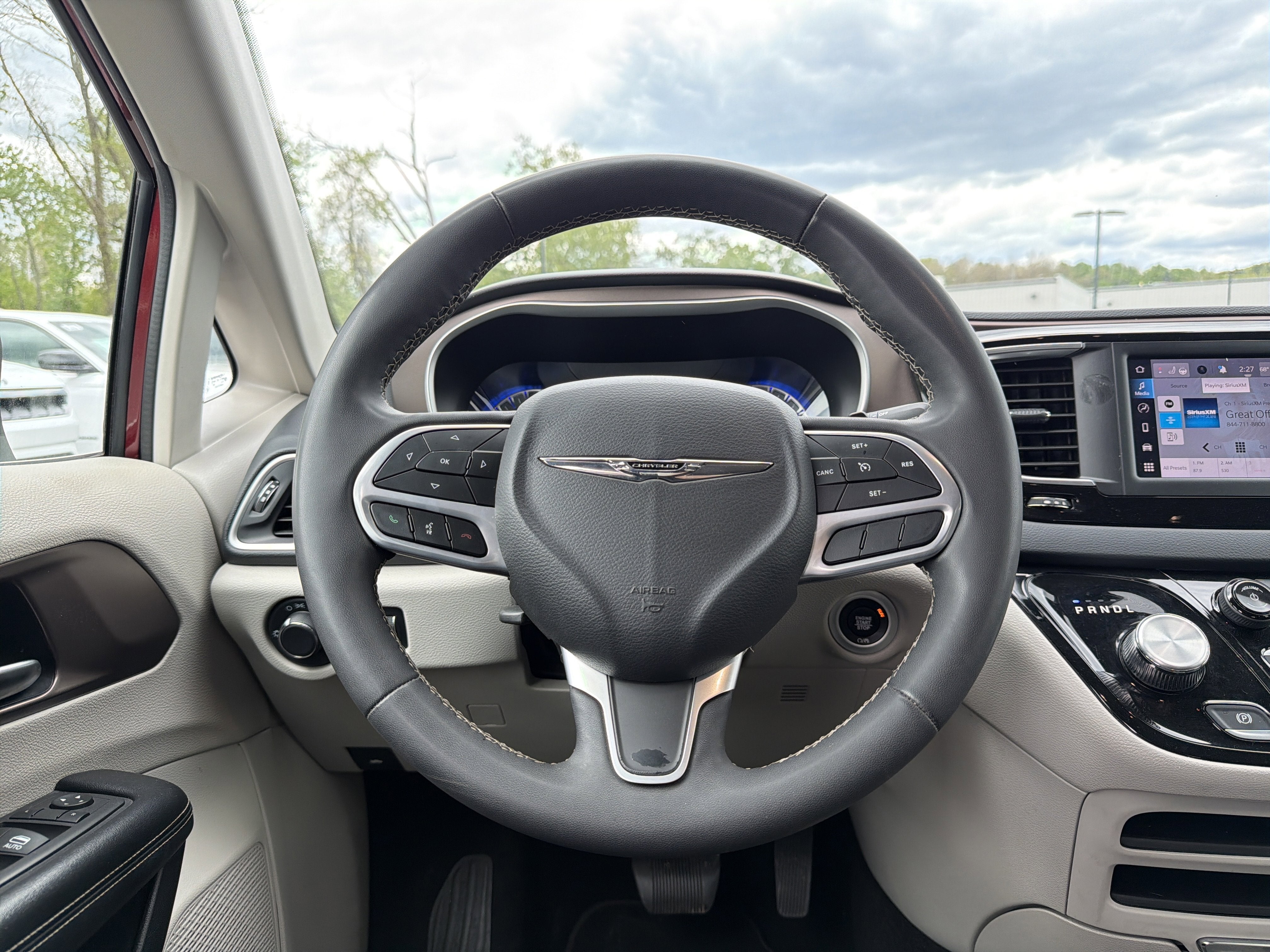 2023 Chrysler Voyager LX