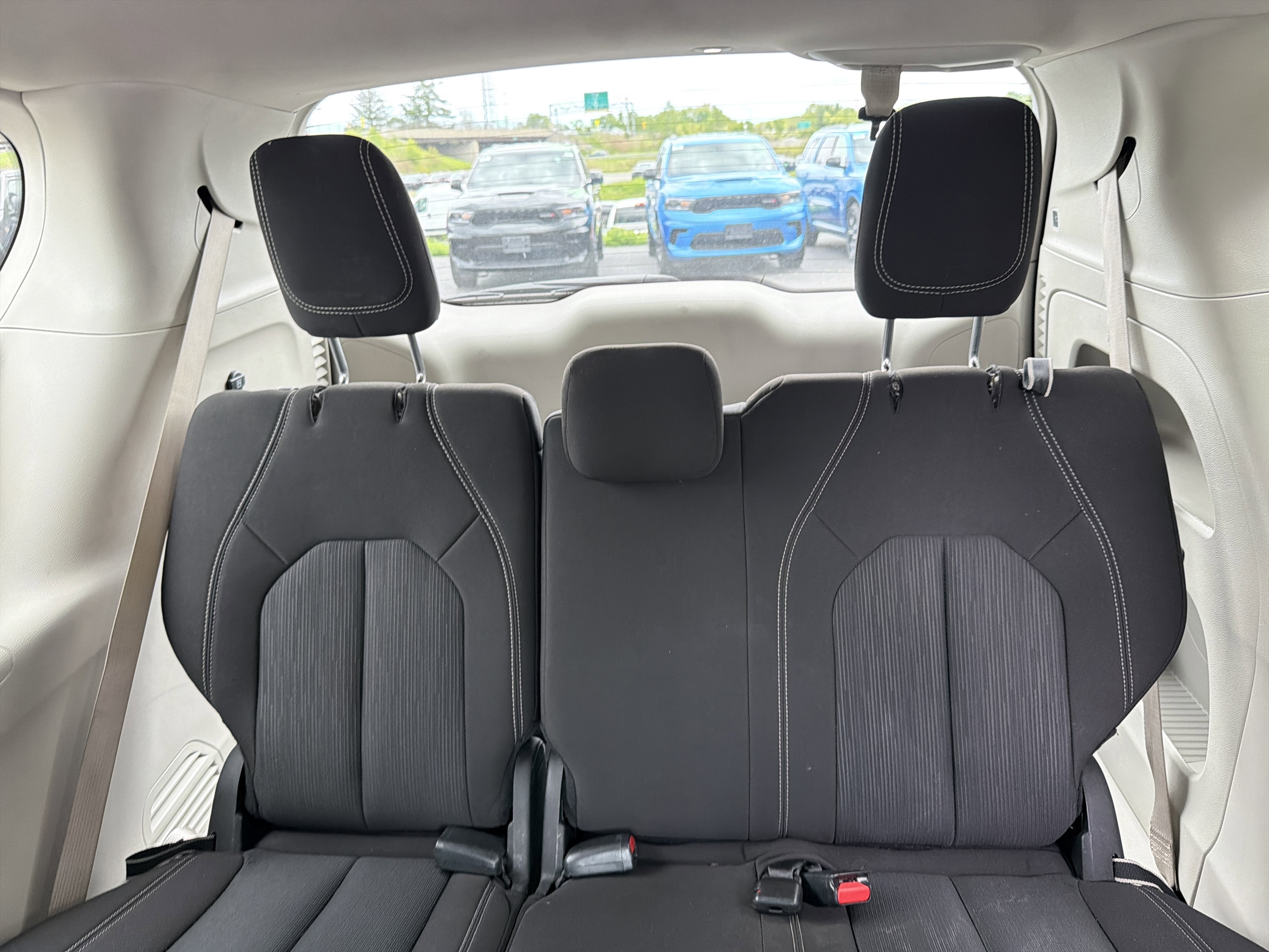 2023 Chrysler Voyager LX