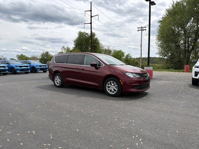 2023 Chrysler Voyager LX
