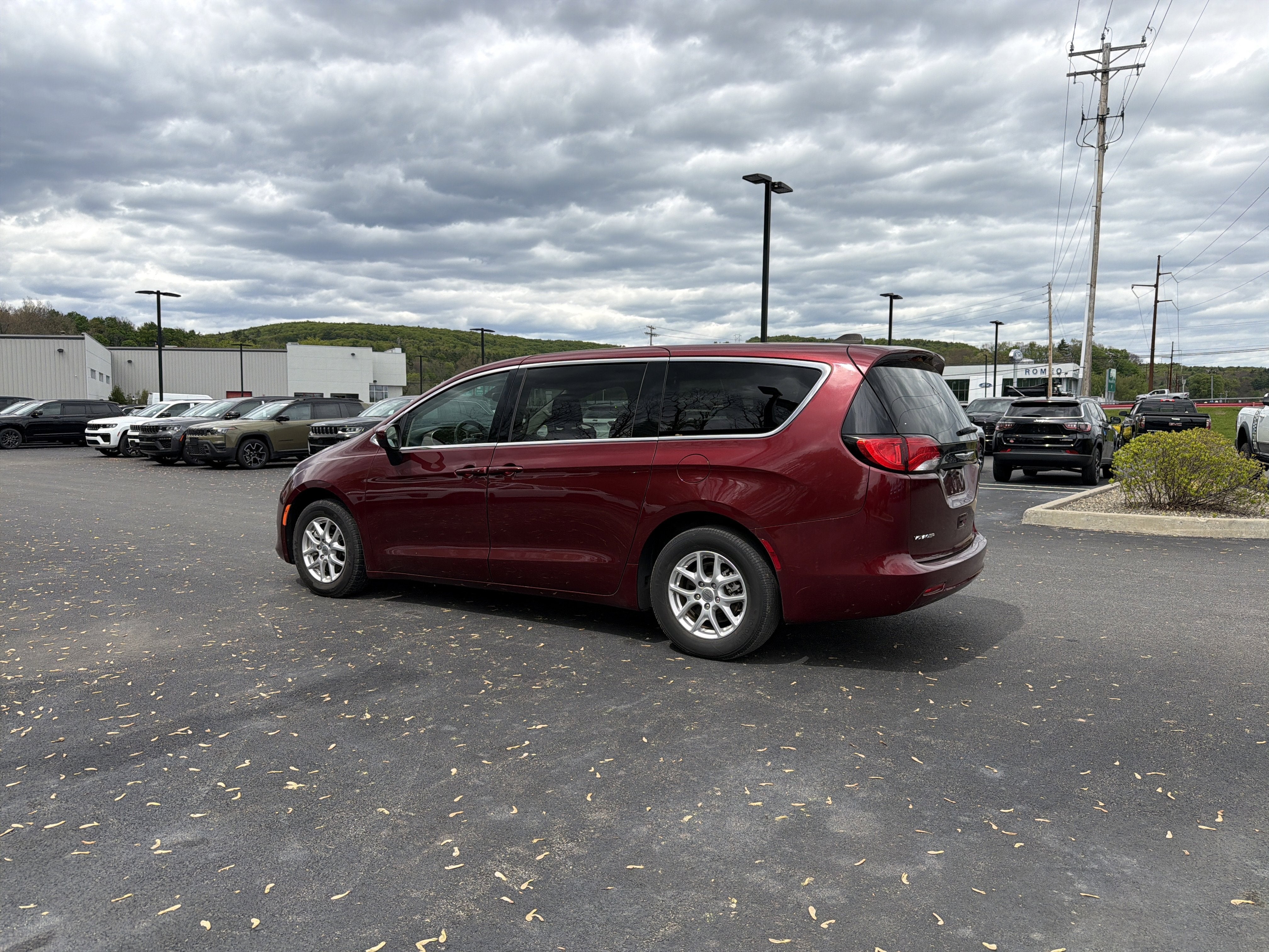 2023 Chrysler Voyager LX