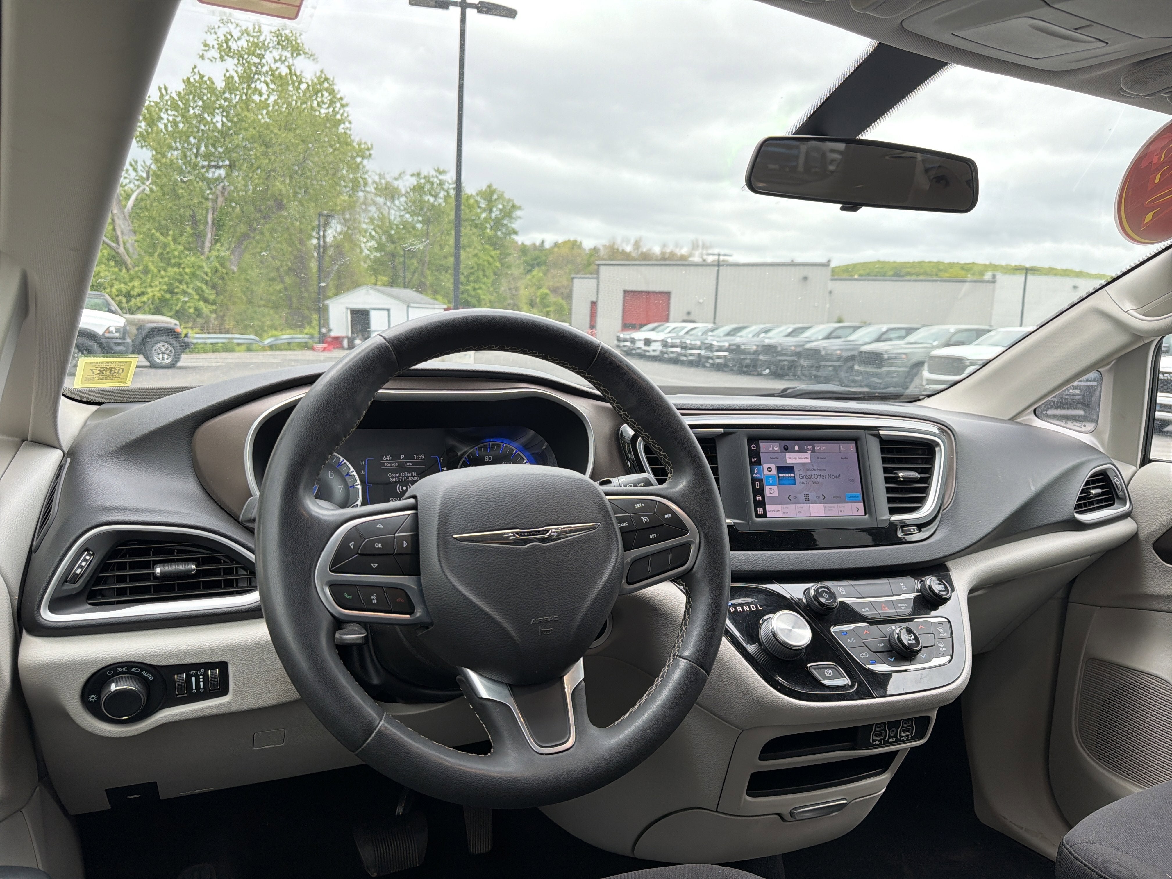 2022 Chrysler Voyager LX