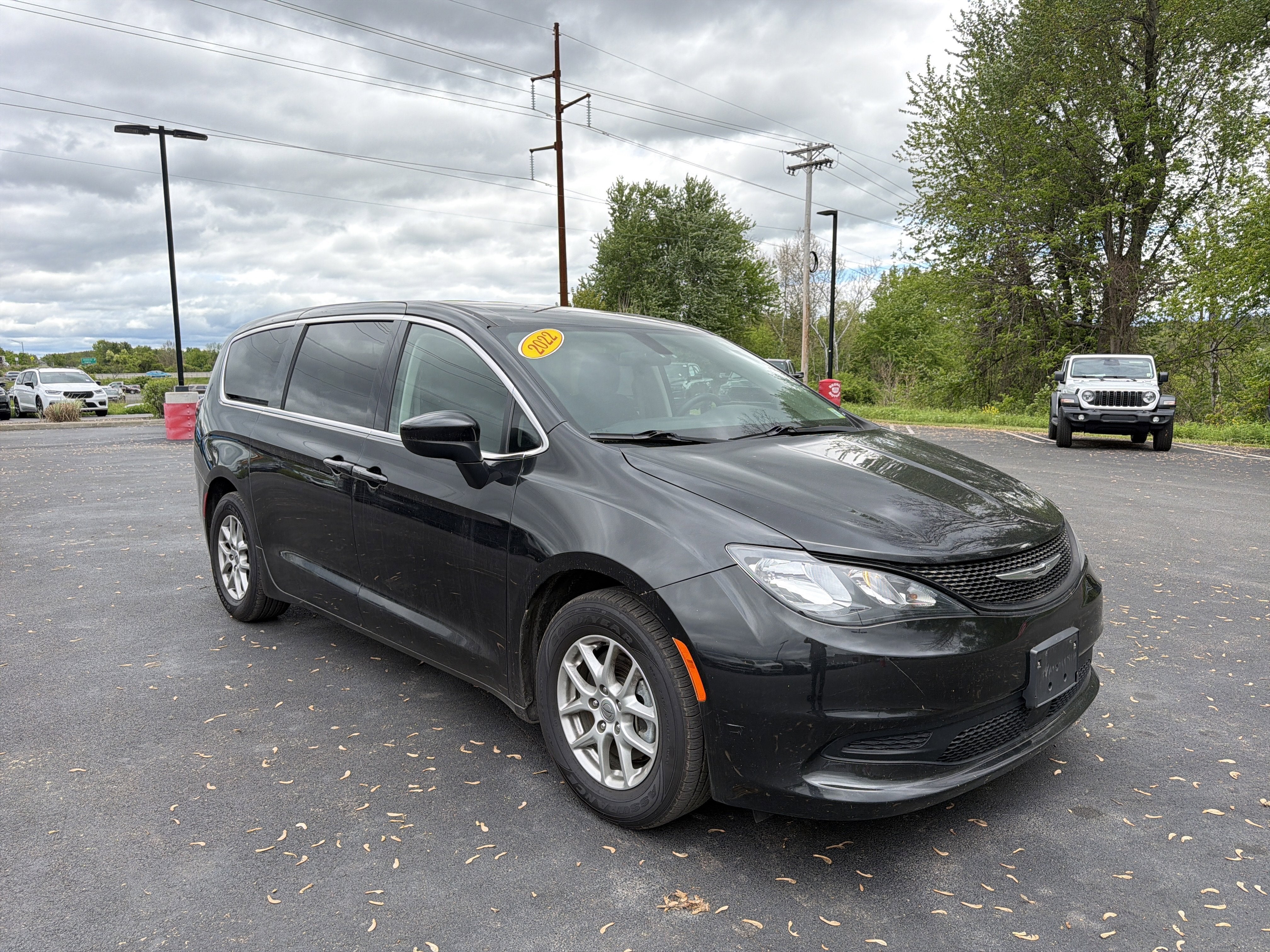 2022 Chrysler Voyager LX