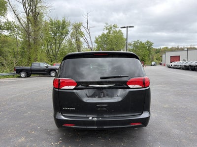 2022 Chrysler Voyager LX