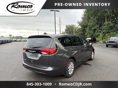 2023 Chrysler Voyager LX