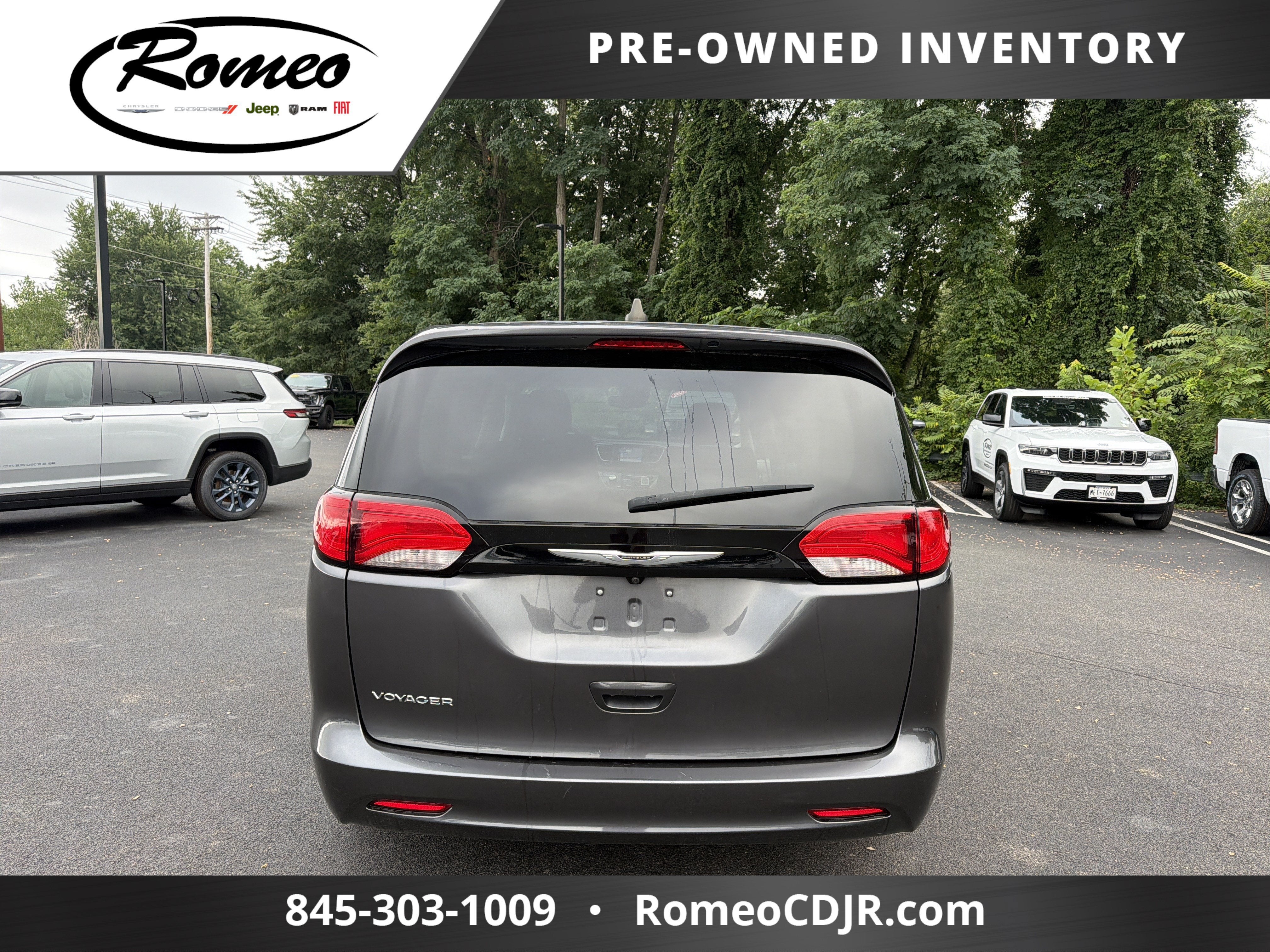 2023 Chrysler Voyager LX