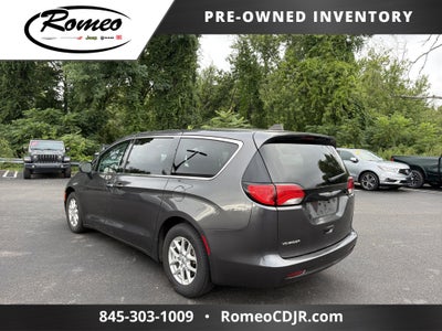 2023 Chrysler Voyager LX