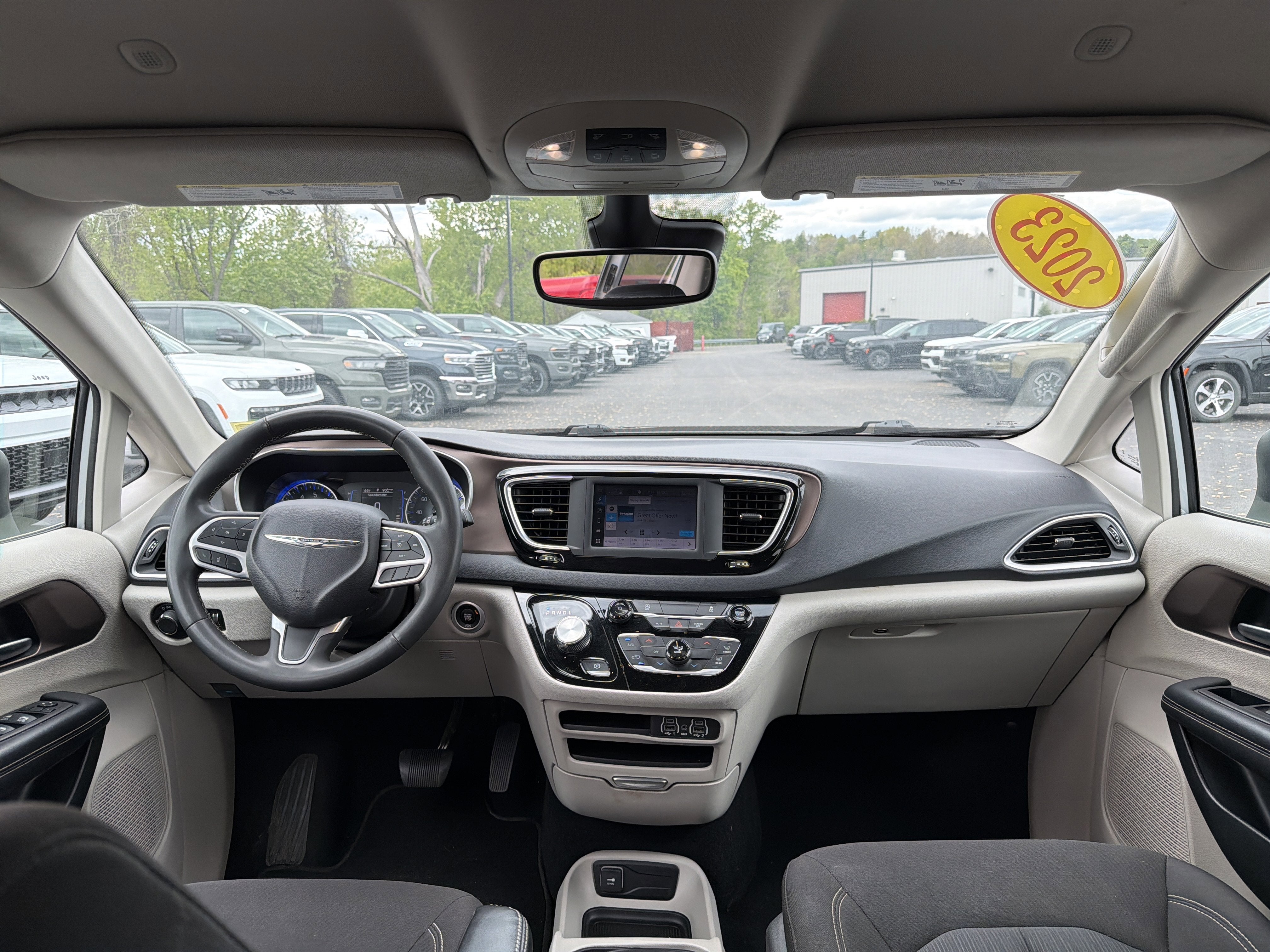 2023 Chrysler Voyager LX