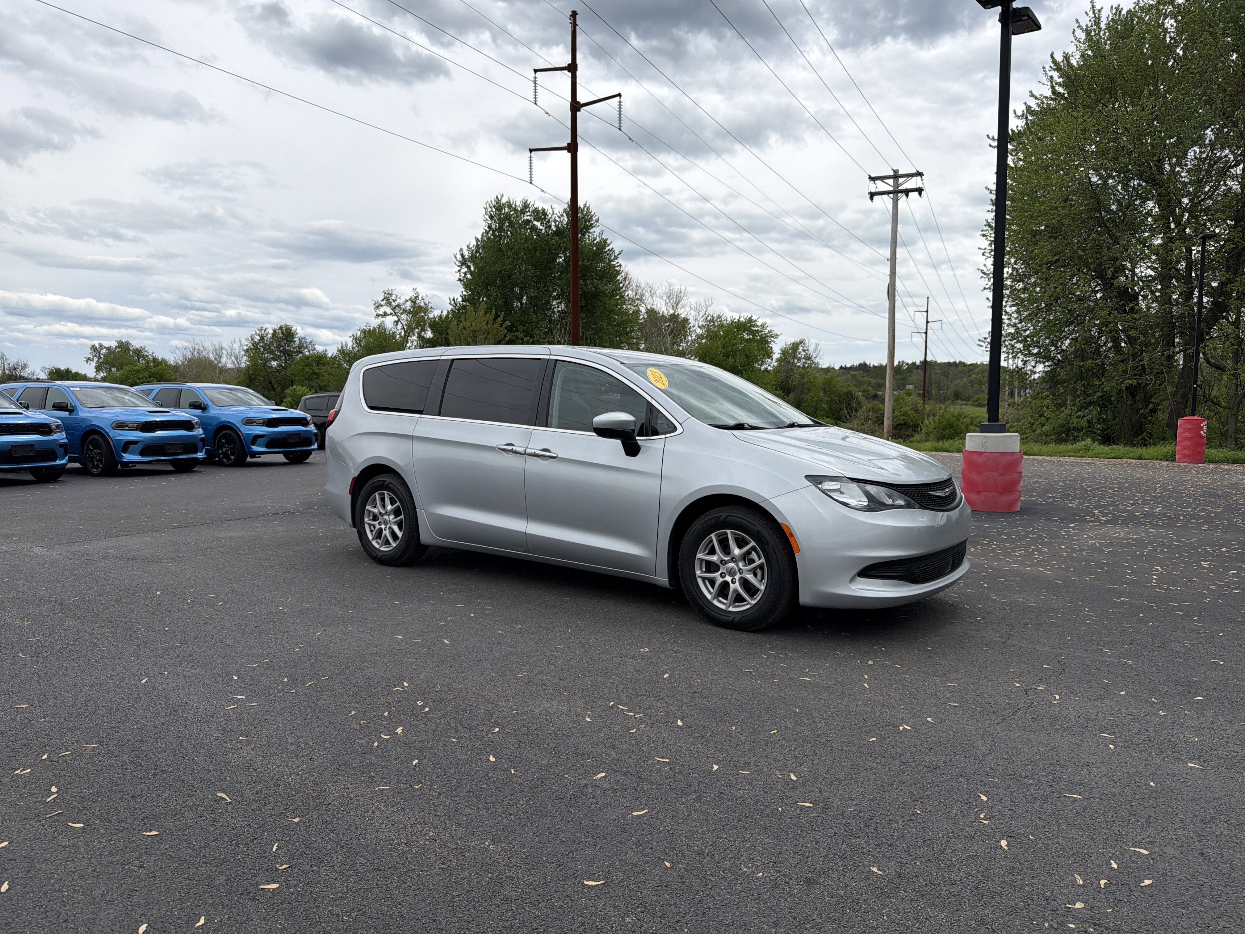 2023 Chrysler Voyager LX