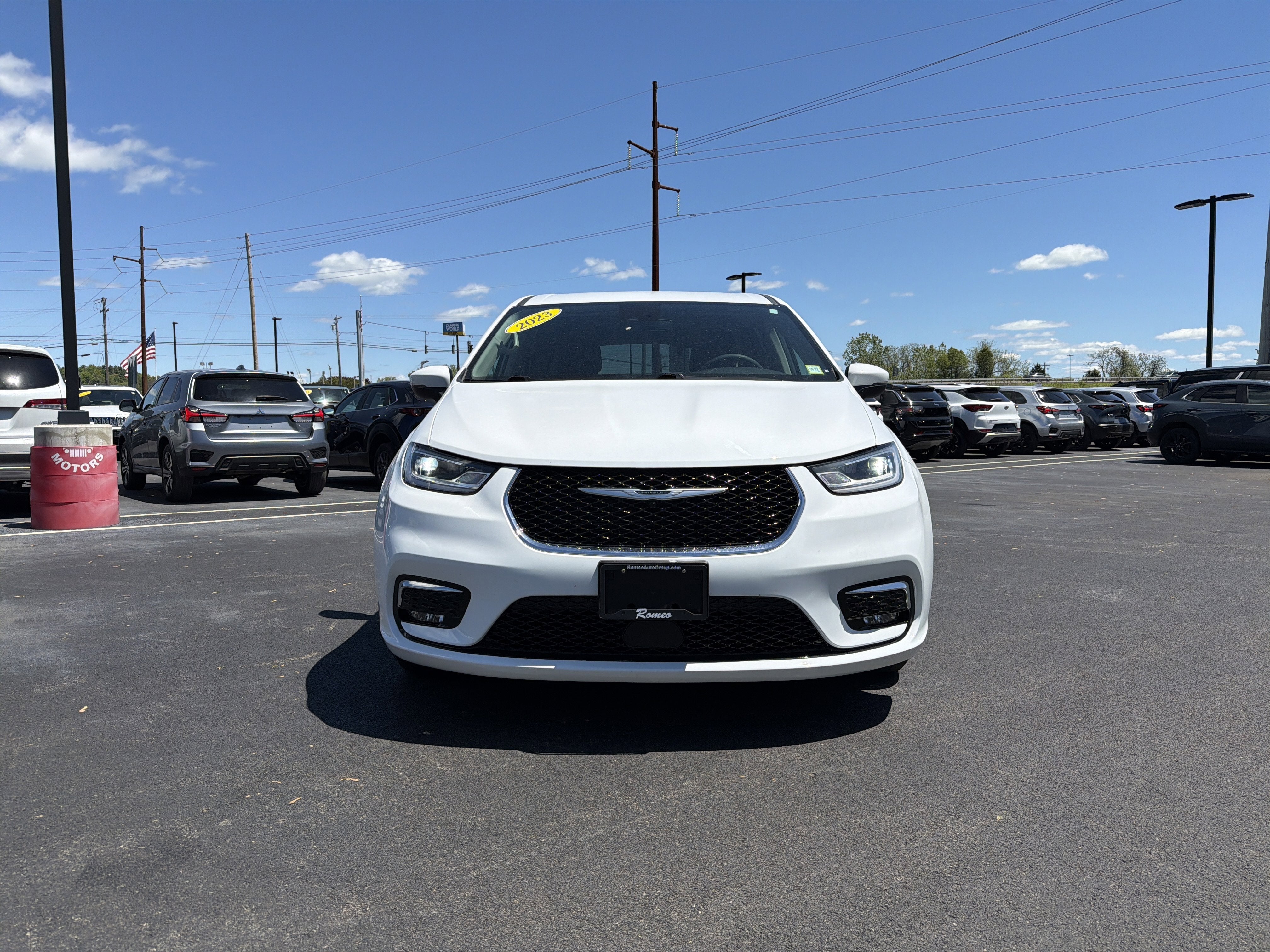 2023 Chrysler Pacifica Plug-In Hybrid Touring L