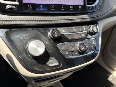 2023 Chrysler Pacifica Plug-In Hybrid Touring L