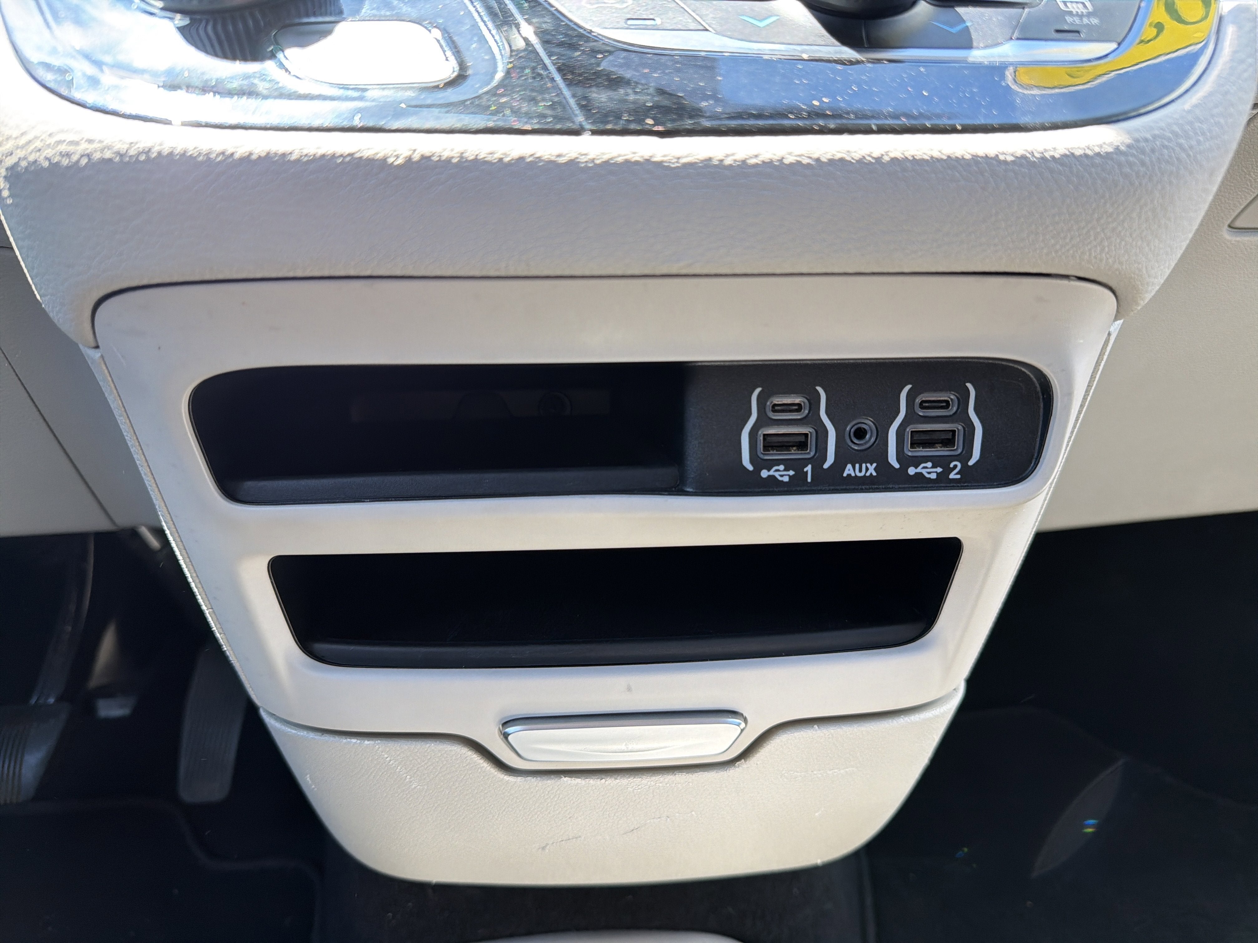 2023 Chrysler Pacifica Plug-In Hybrid Touring L
