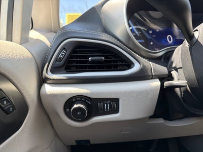 2023 Chrysler Pacifica Plug-In Hybrid Touring L