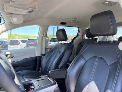 2023 Chrysler Pacifica Plug-In Hybrid Touring L