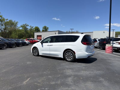 2023 Chrysler Pacifica Plug-In Hybrid Touring L