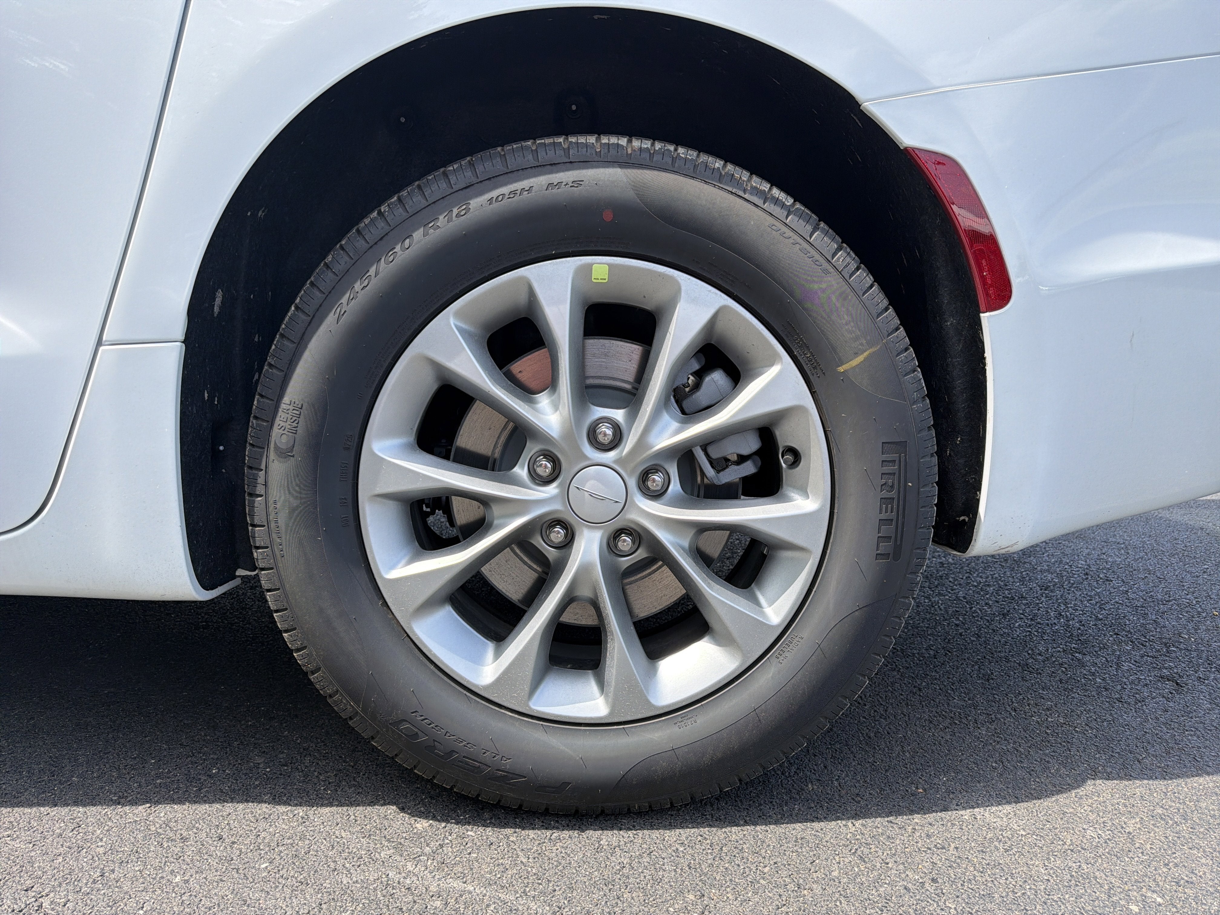 2027 Chrysler Pacifica Select