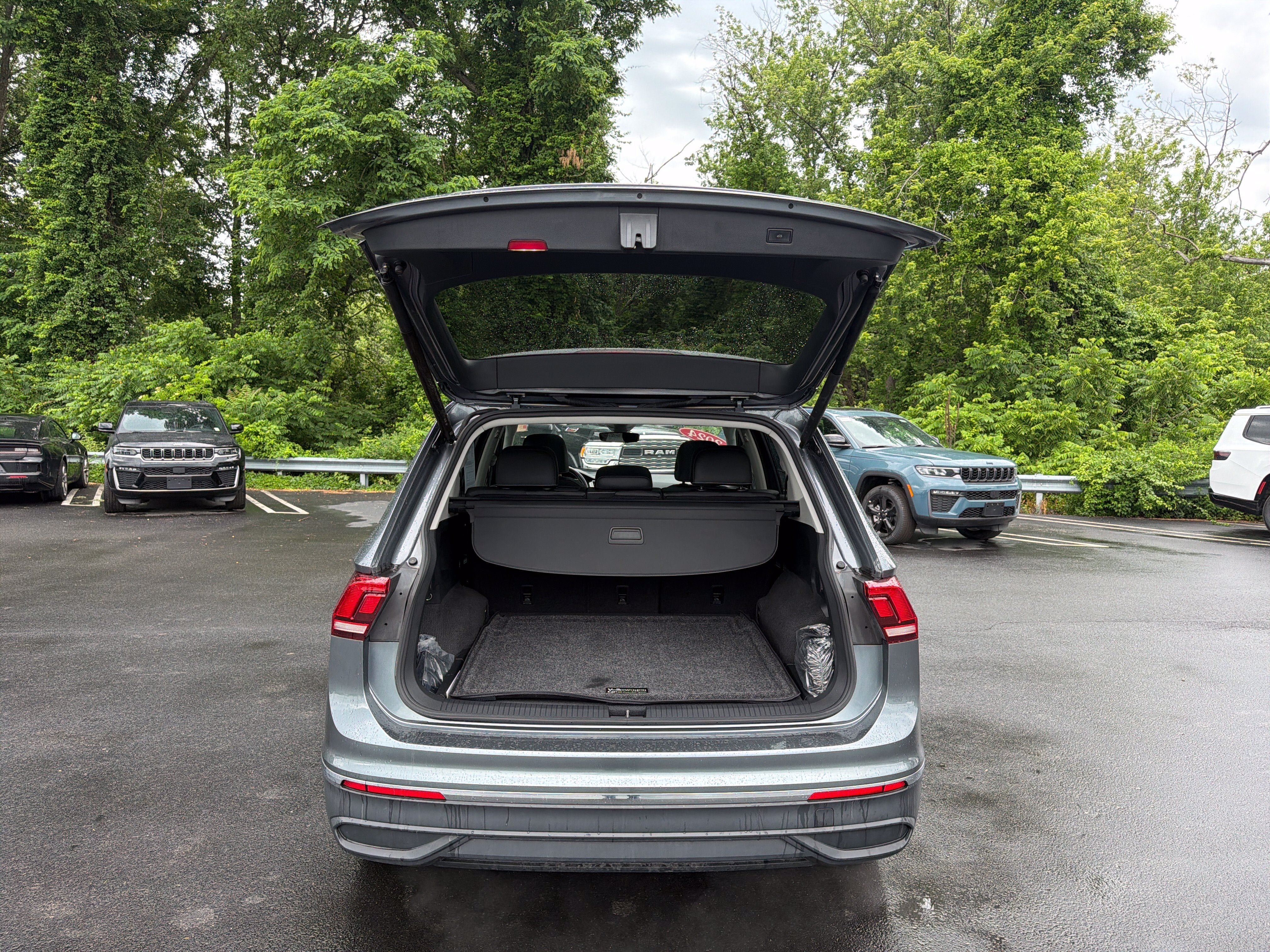 2024 Volkswagen Tiguan 2.0T SE