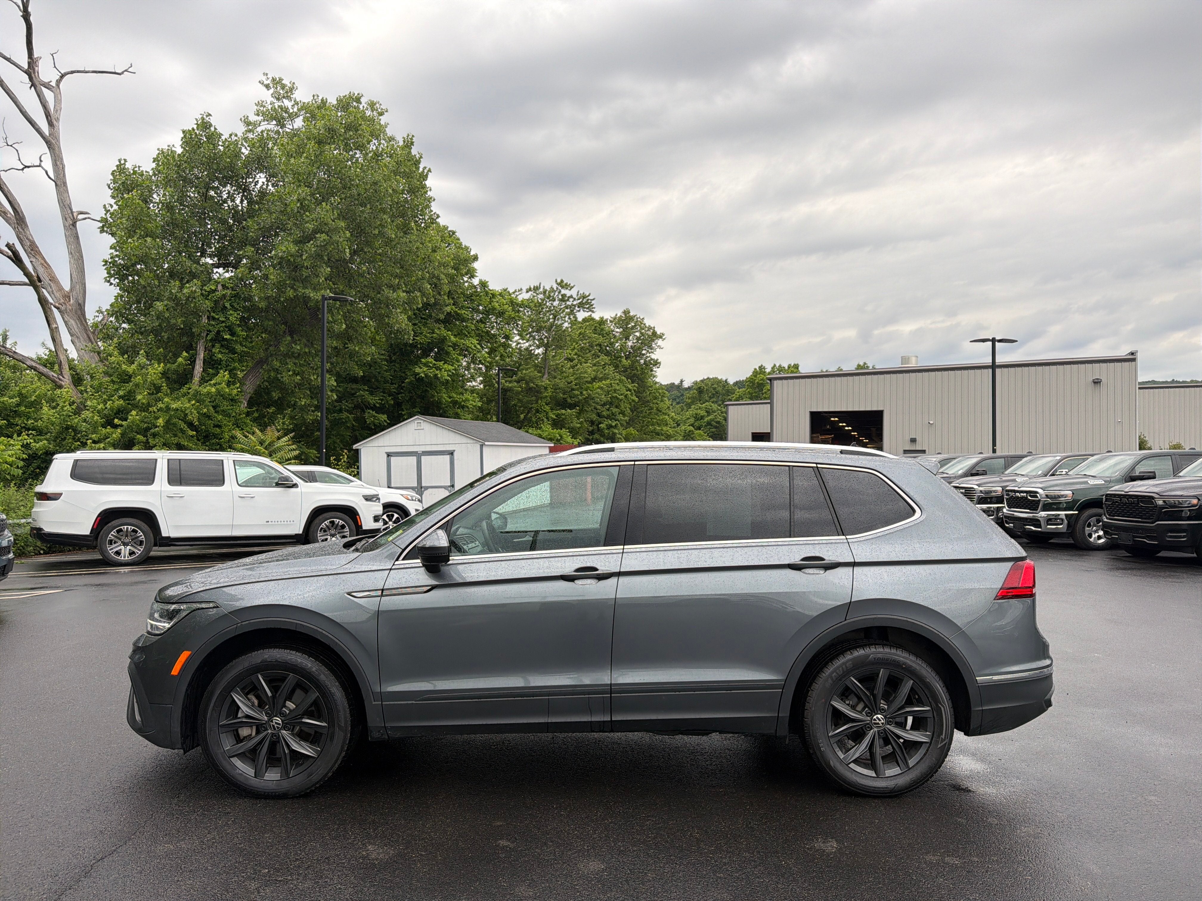 2024 Volkswagen Tiguan 2.0T SE