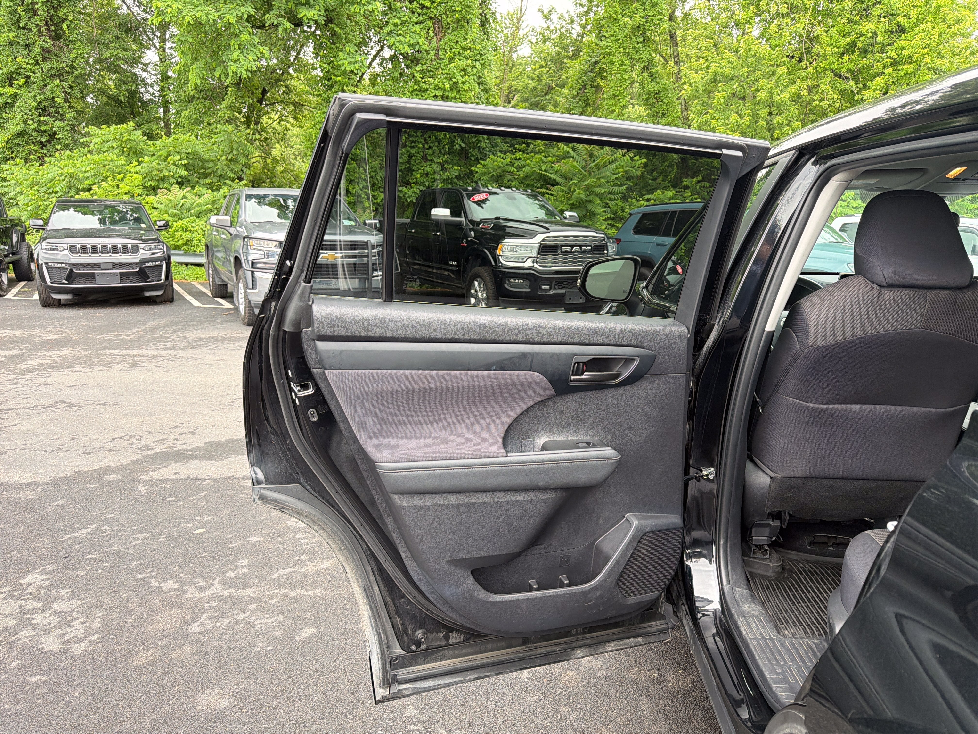 2023 Toyota Highlander LE