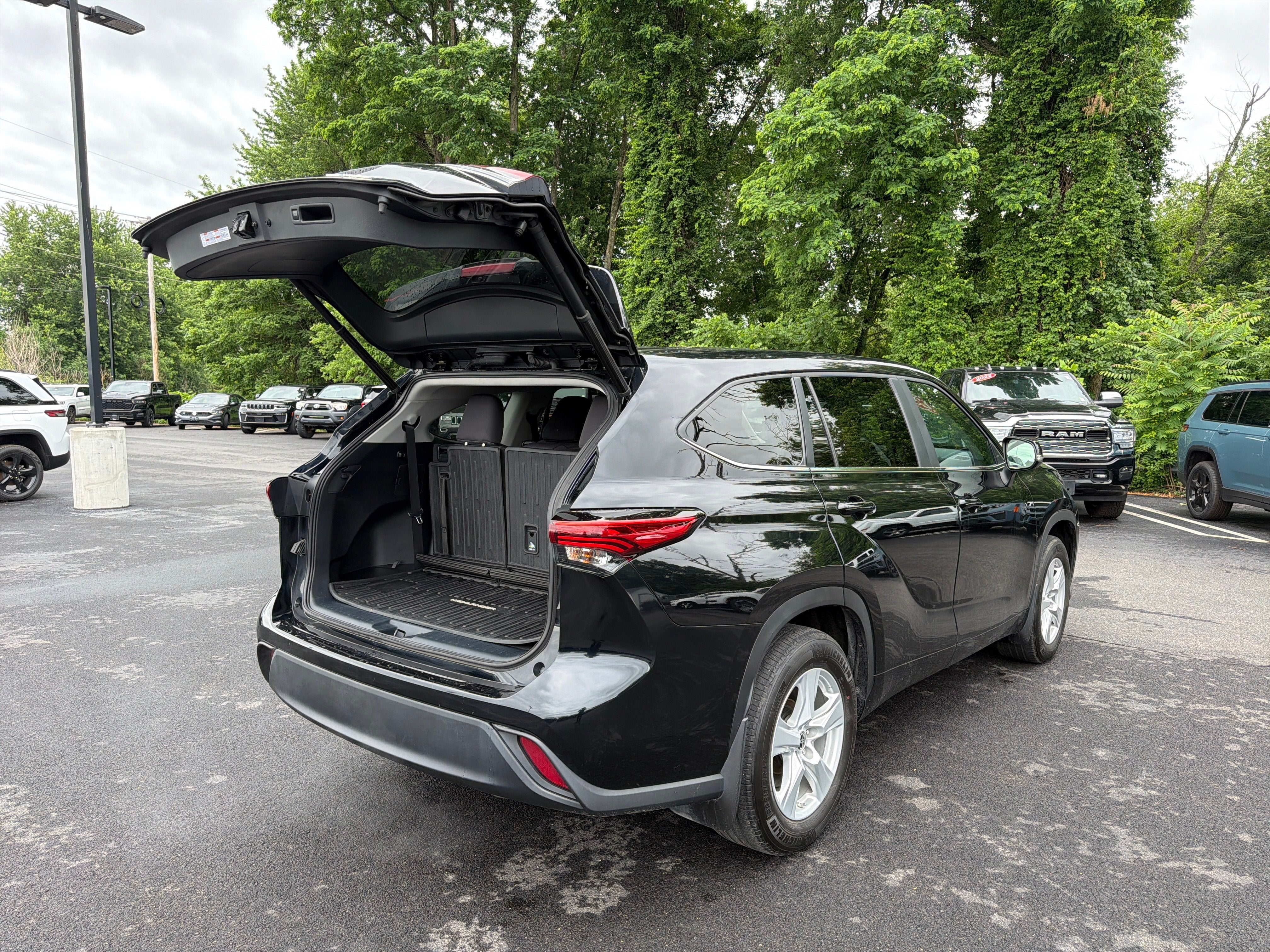 2023 Toyota Highlander LE