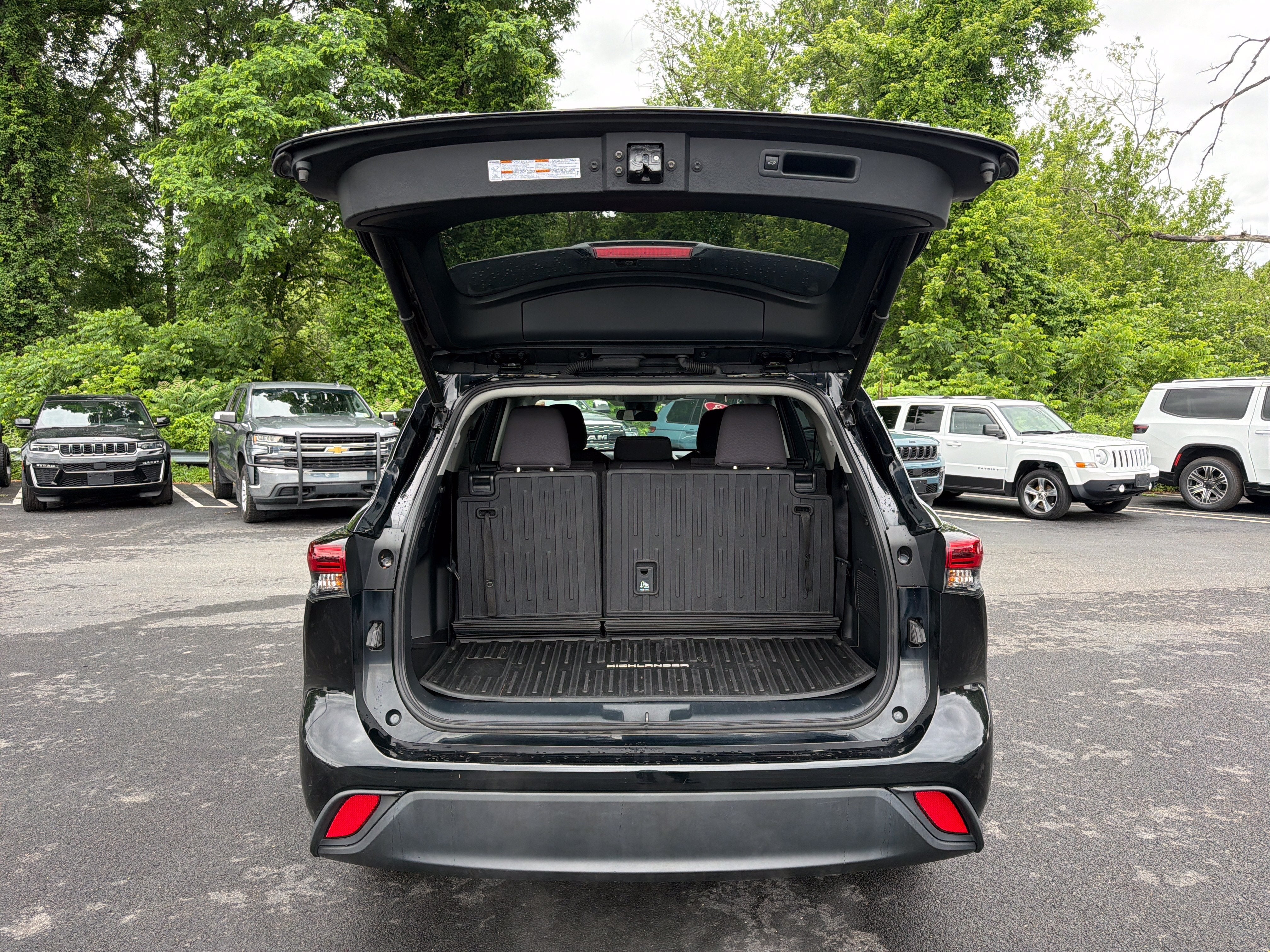 2023 Toyota Highlander LE
