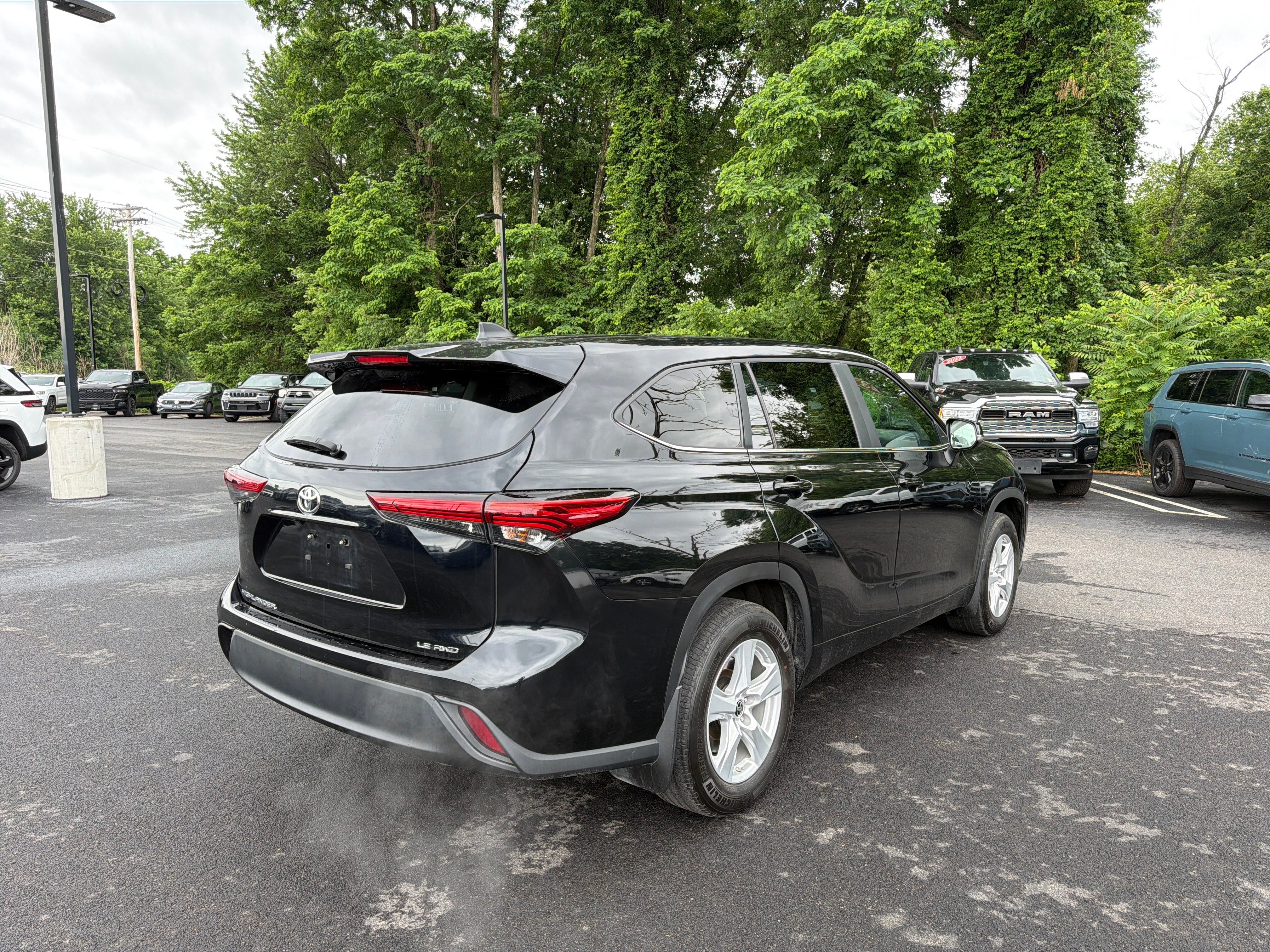 2023 Toyota Highlander LE