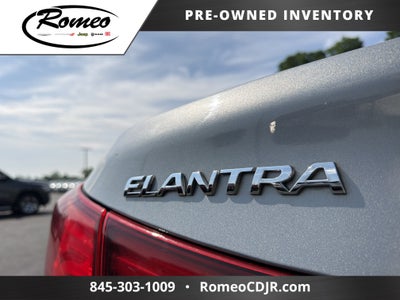 2015 Hyundai ELANTRA SE