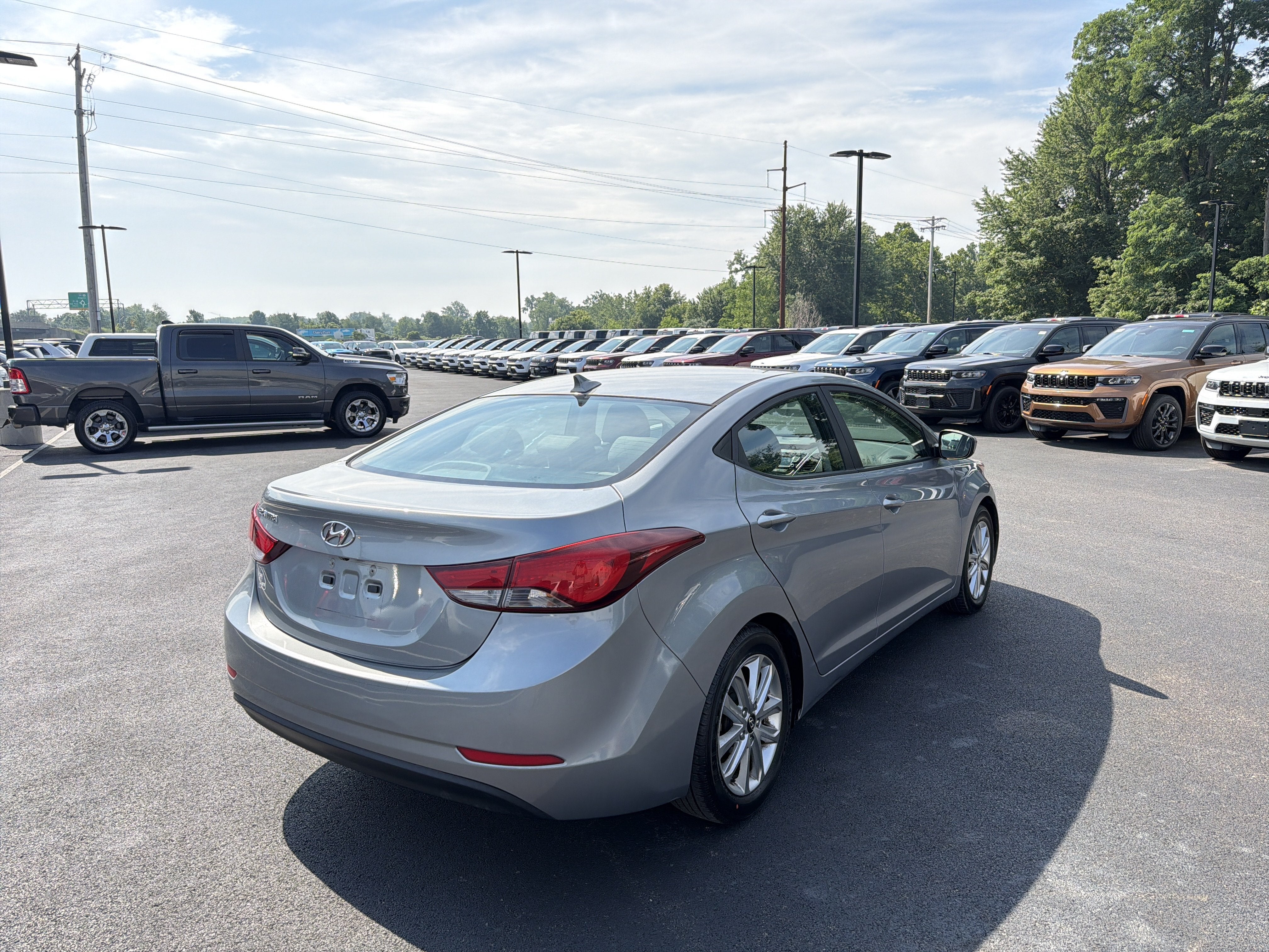 2015 Hyundai ELANTRA SE