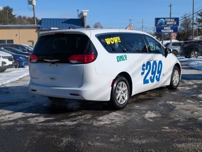 2023 Chrysler Voyager LX